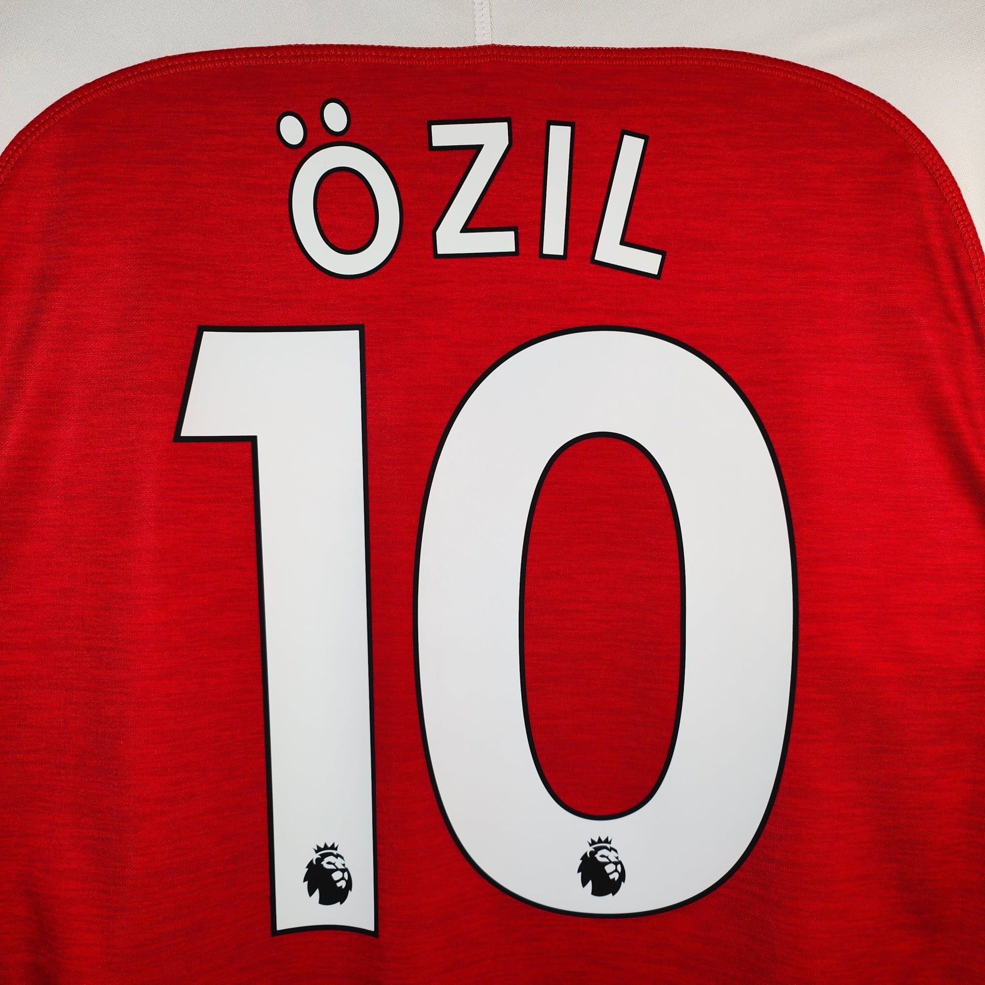 2018 - 19 Arsenal Home Shirt Ozil 10 - 9/10 - (L) - Eternal Pitch