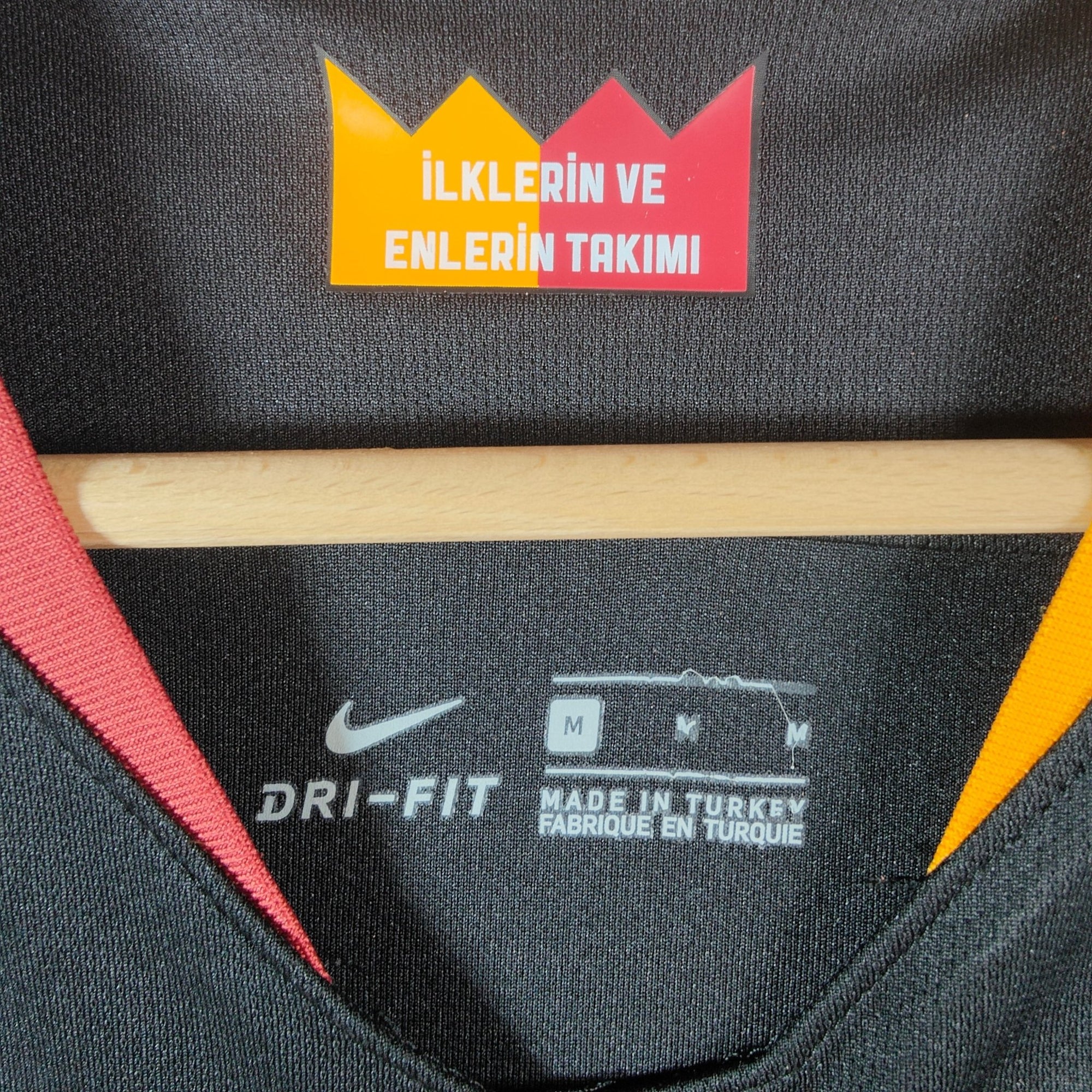 2018 - 19 Galatasaray Away Shirt - 7.5/10 - (M) - Eternal Pitch