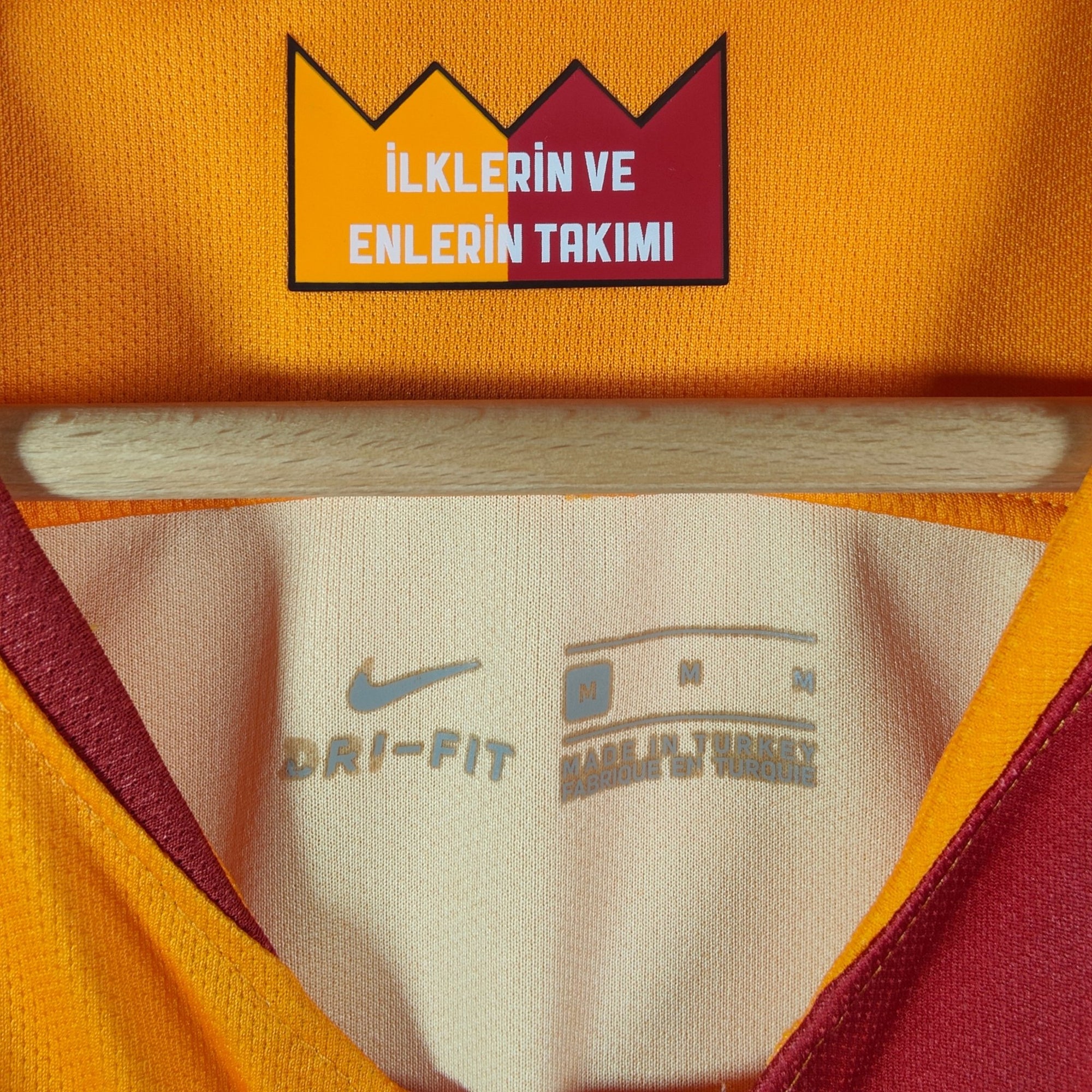 2018 - 19 Galatasaray Home Shirt - 7.5/10 - (M) - Eternal Pitch