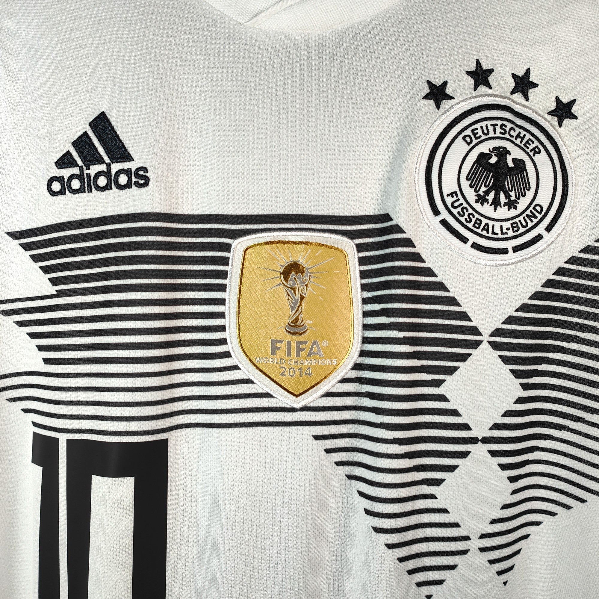 2018 - 19 Germany Home Shirt Özil 10 - 9.5/10 - (L) - Eternal Pitch