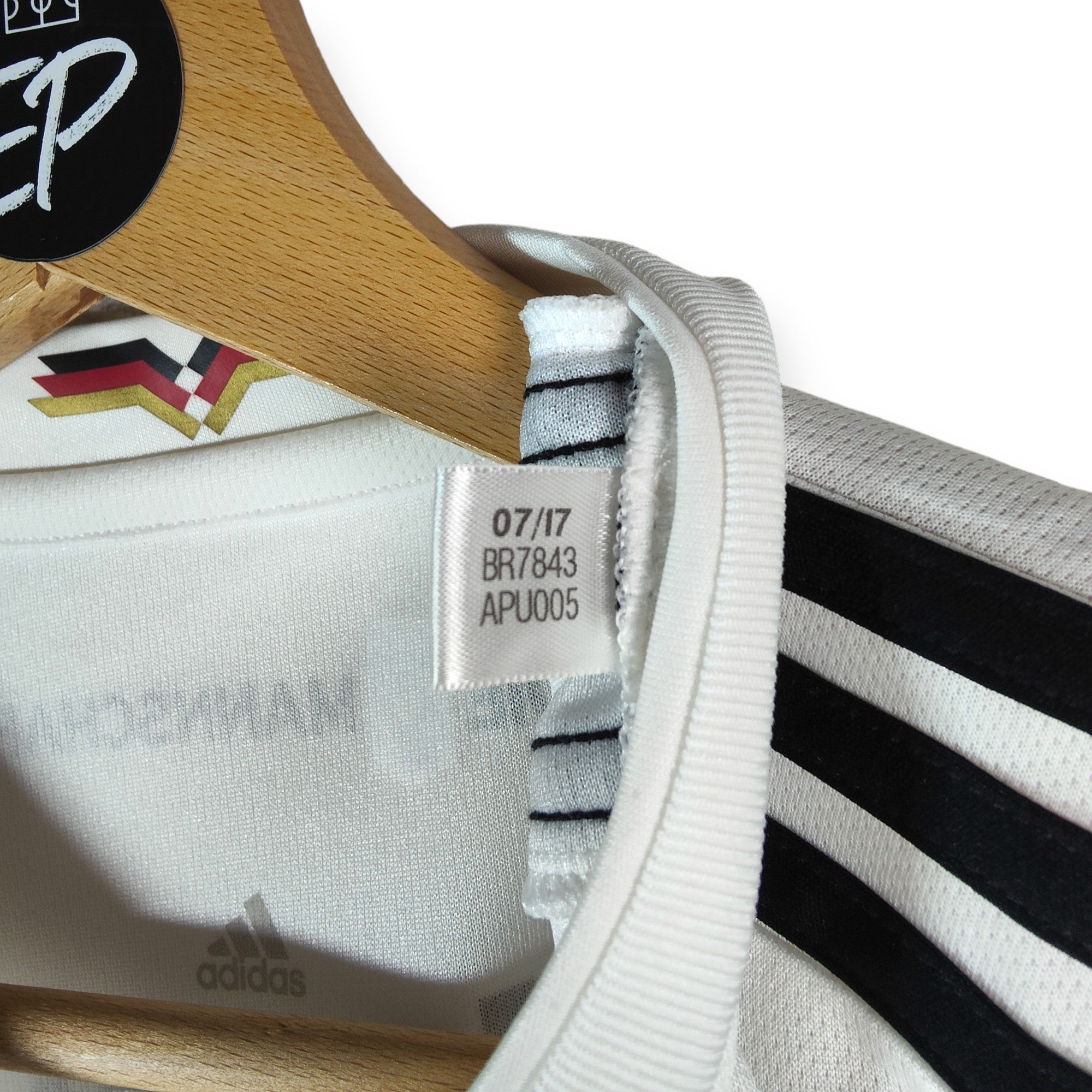 2018 - 19 Germany Home Shirt Özil 10 - 9.5/10 - (L) - Eternal Pitch