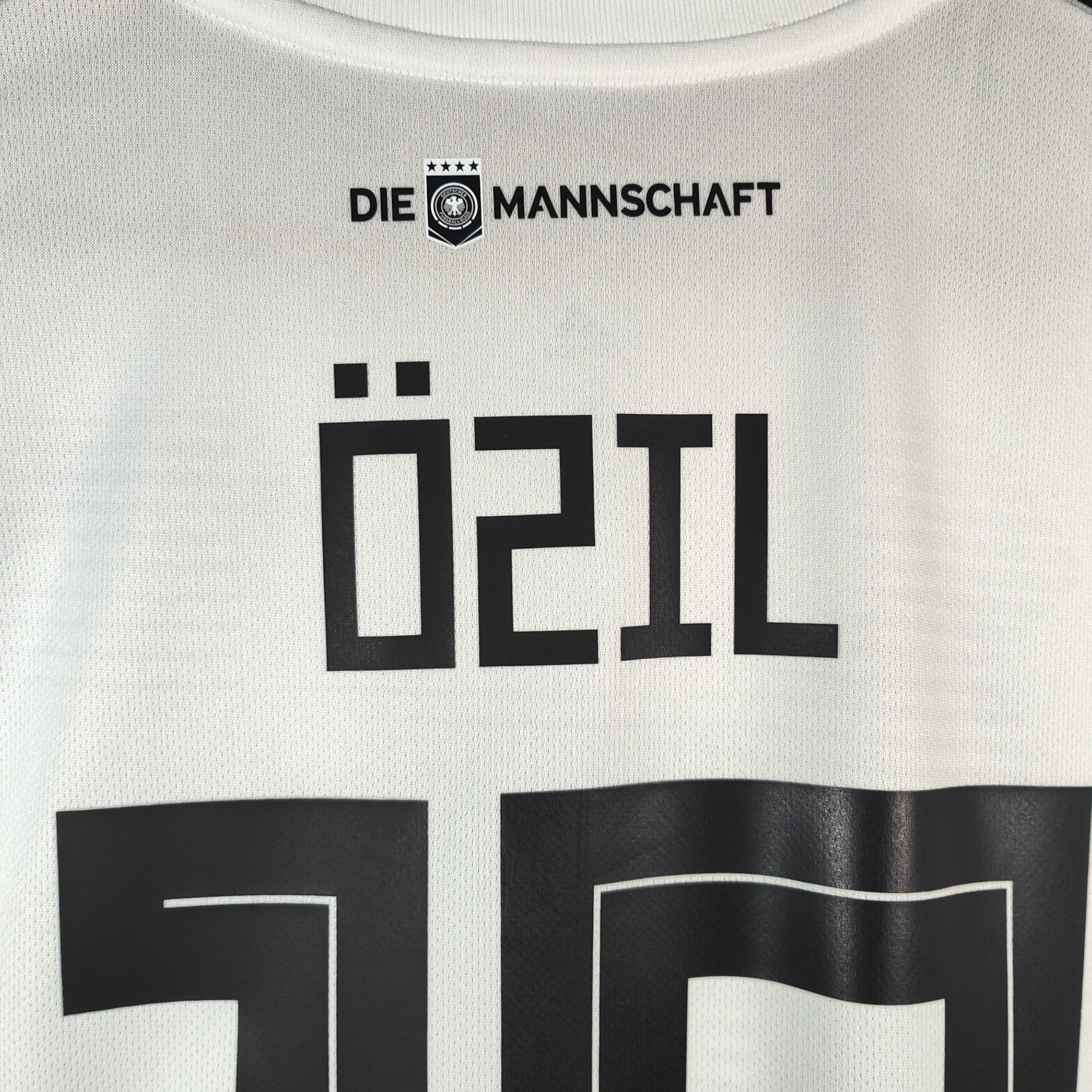 2018 - 19 Germany Home Shirt Özil 10 - 9.5/10 - (L) - Eternal Pitch