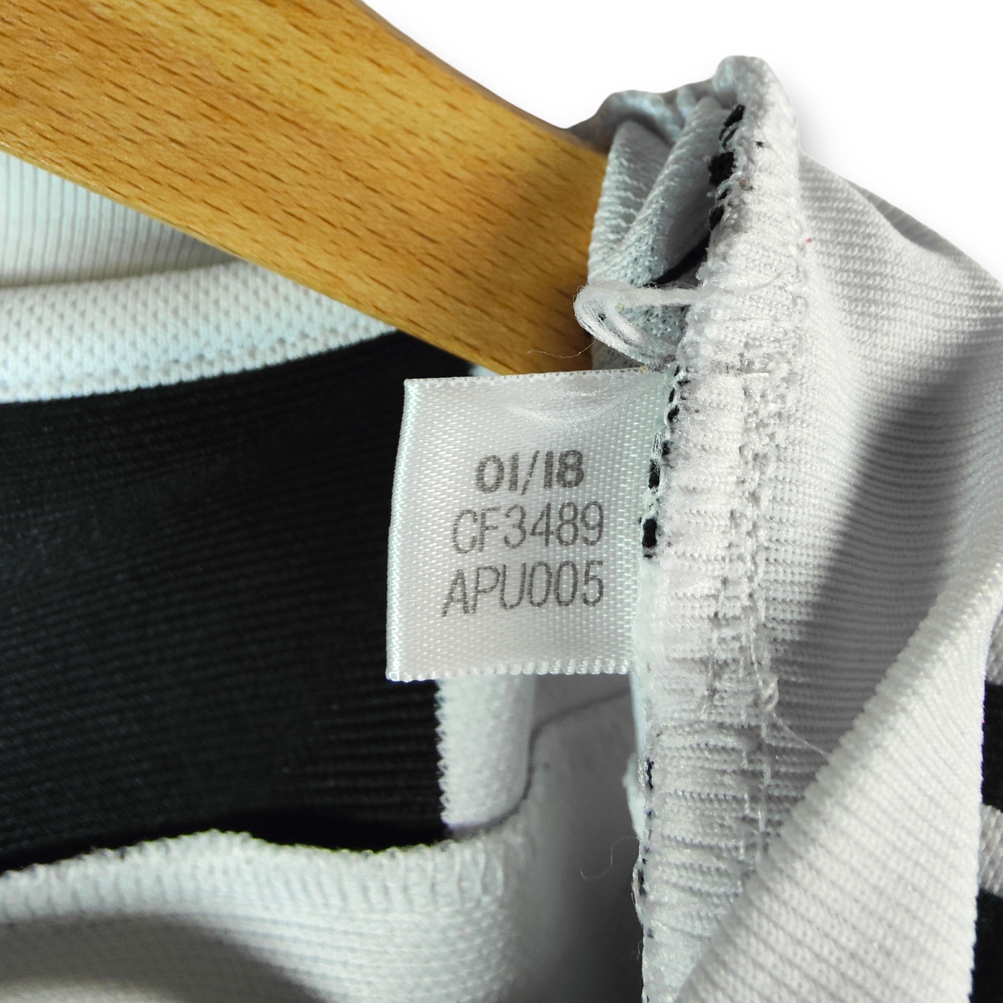 2018 - 19 Juventus Home Shirt Ronaldo 7 - 8.5/10 - (L) - Eternal Pitch