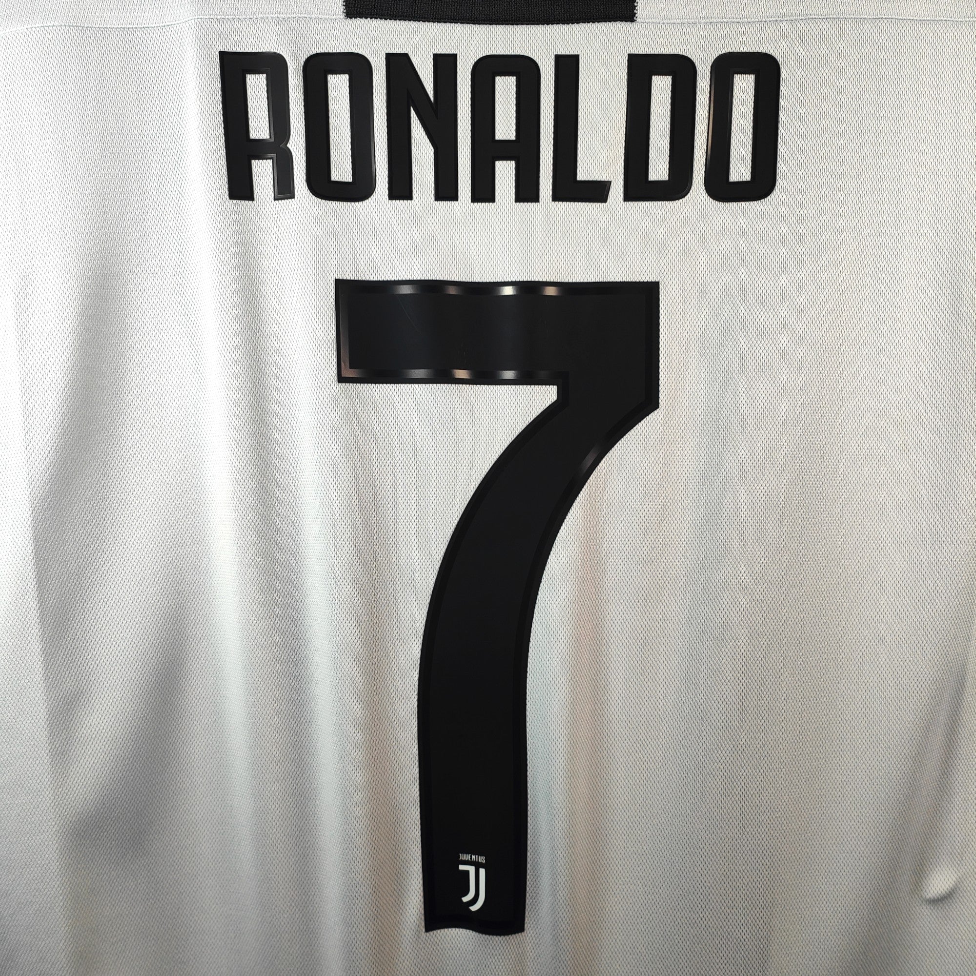 2018 - 19 Juventus Home Shirt Ronaldo 7 - 8.5/10 - (L) - Eternal Pitch