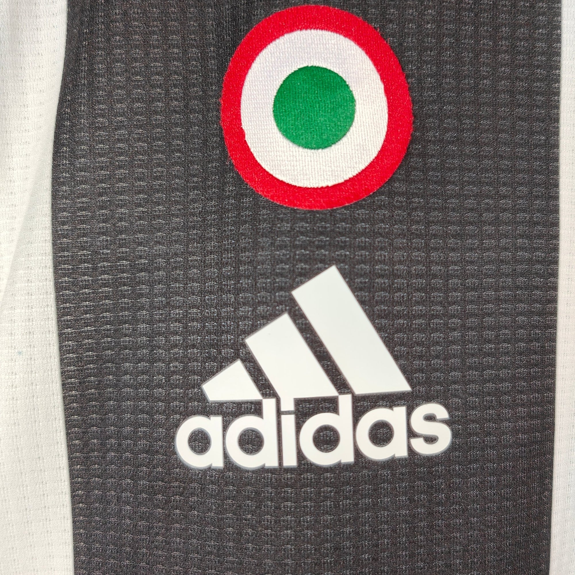 2018 - 19 Juventus Player Version Home Shirt Dybala 10 - 9.5/10 - (M) - Eternal Pitch