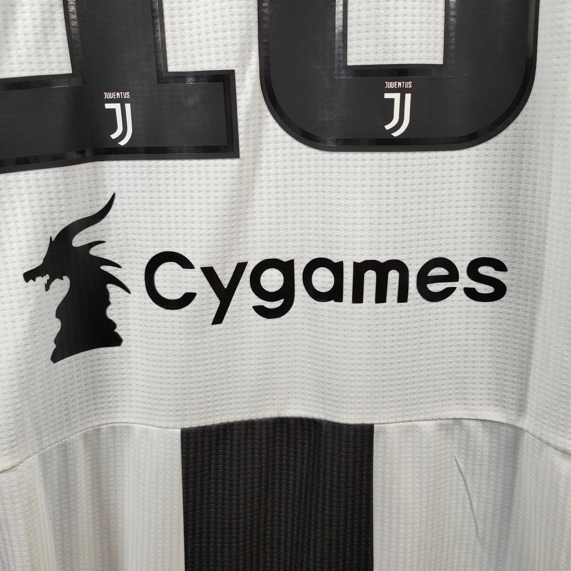 2018 - 19 Juventus Player Version Home Shirt Dybala 10 - 9.5/10 - (M) - Eternal Pitch