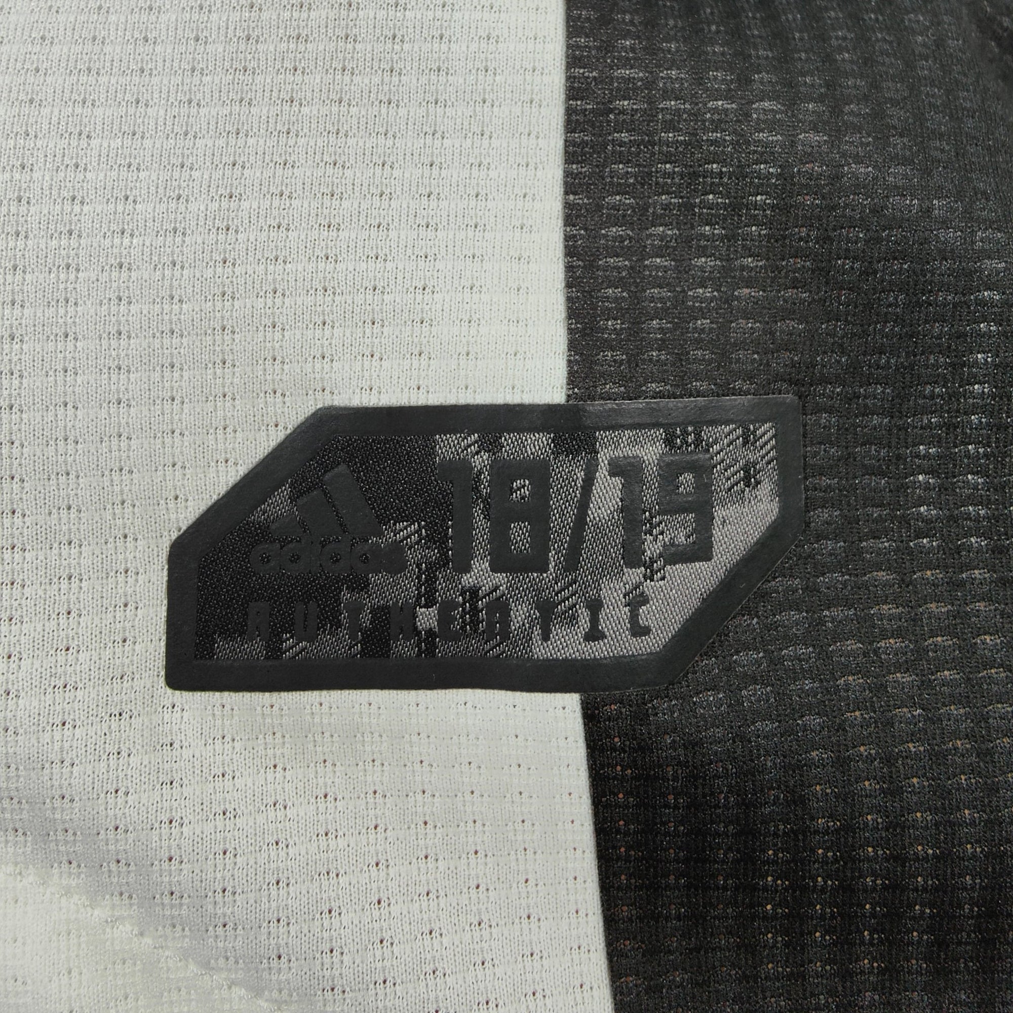 2018 - 19 Juventus Player Version Home Shirt Dybala 10 - 9.5/10 - (M) - Eternal Pitch