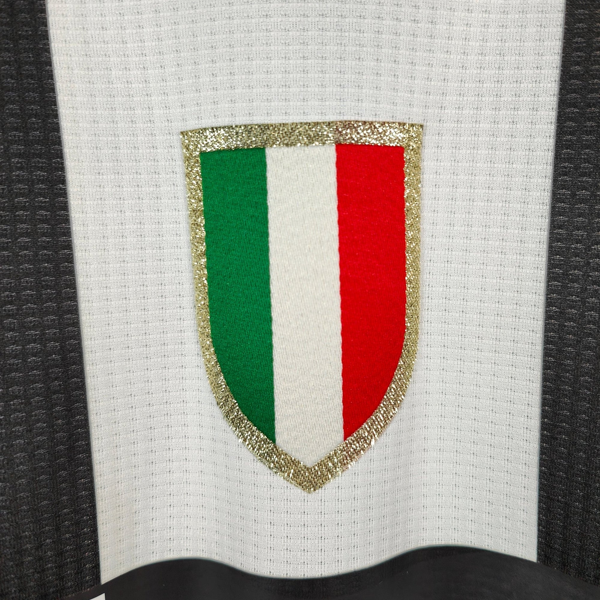 2018 - 19 Juventus Player Version Home Shirt Dybala 10 - 9.5/10 - (M) - Eternal Pitch