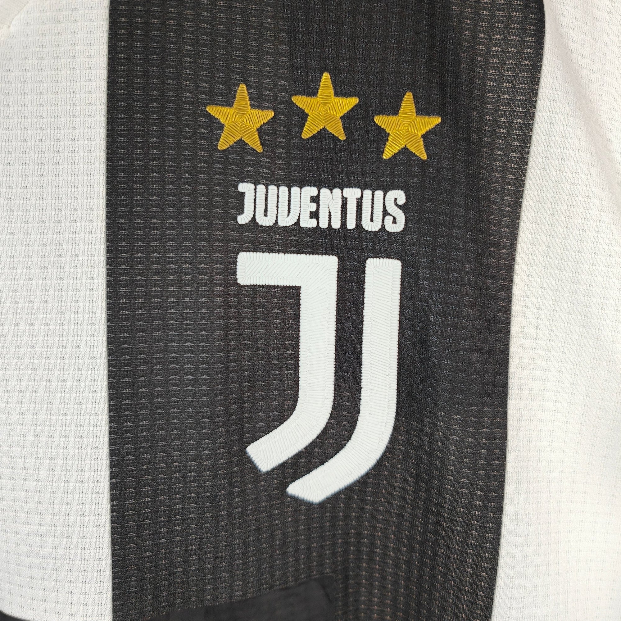 2018 - 19 Juventus Player Version Home Shirt Ronaldo 7 - BNWT - (L) - Eternal Pitch