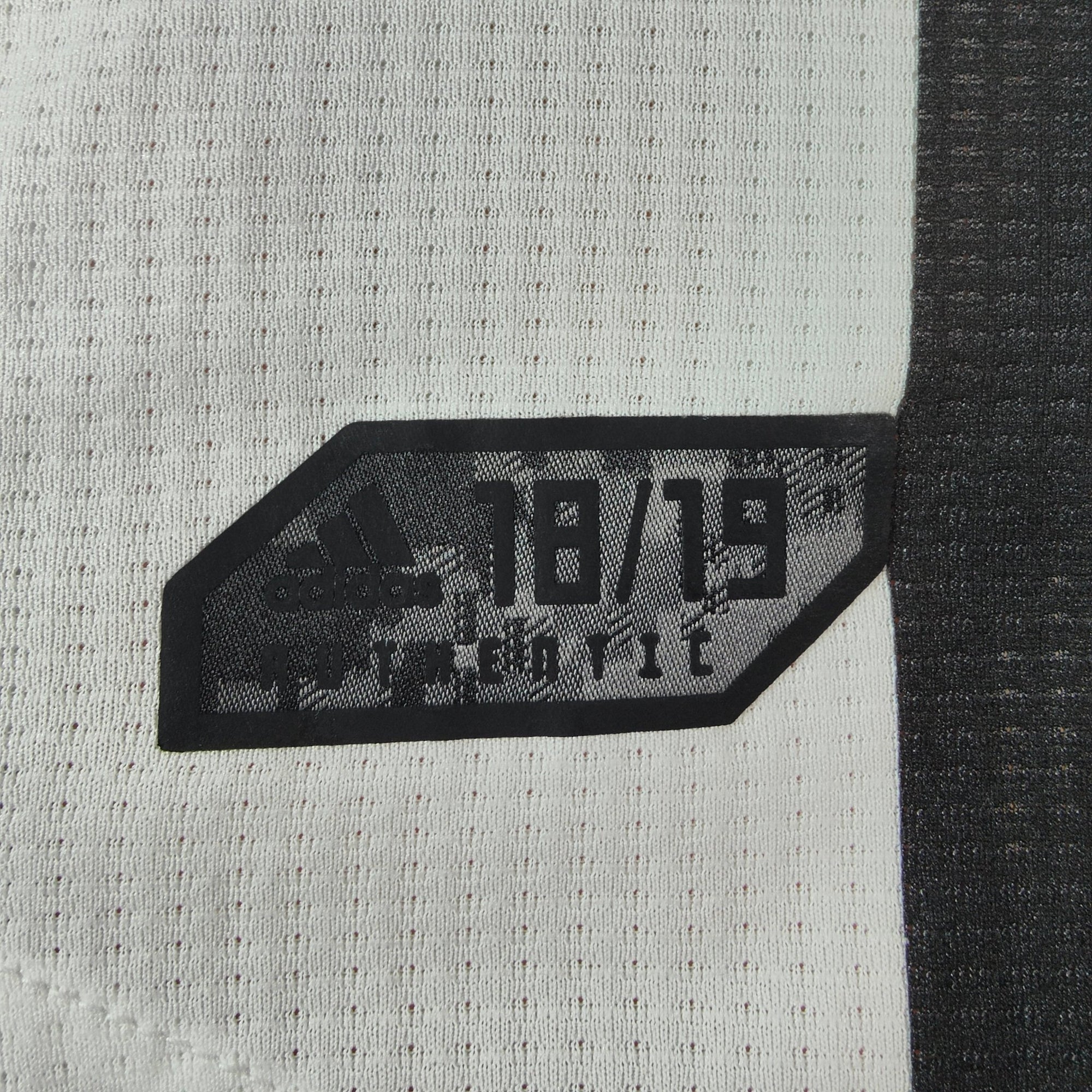 2018 - 19 Juventus Player Version Home Shirt Ronaldo 7 - BNWT - (L) - Eternal Pitch