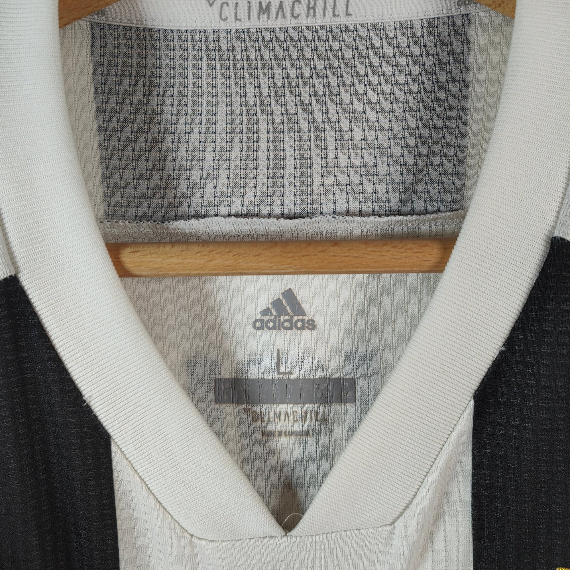 2018 - 19 Juventus Player Version Home Shirt Ronaldo 7 (L) - Eternal Pitch