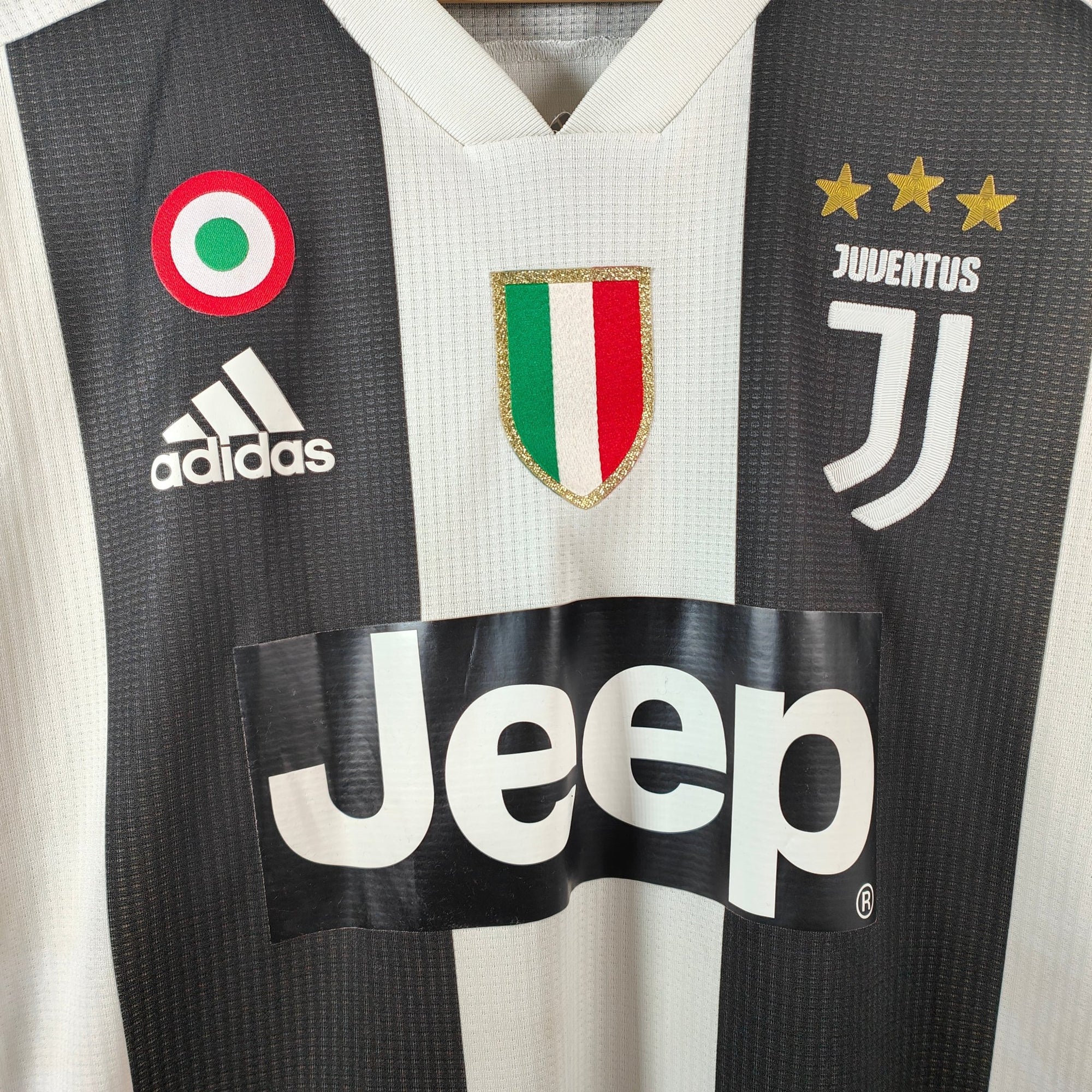 2018 - 19 Juventus Player Version Home Shirt Ronaldo 7 (L) - Eternal Pitch