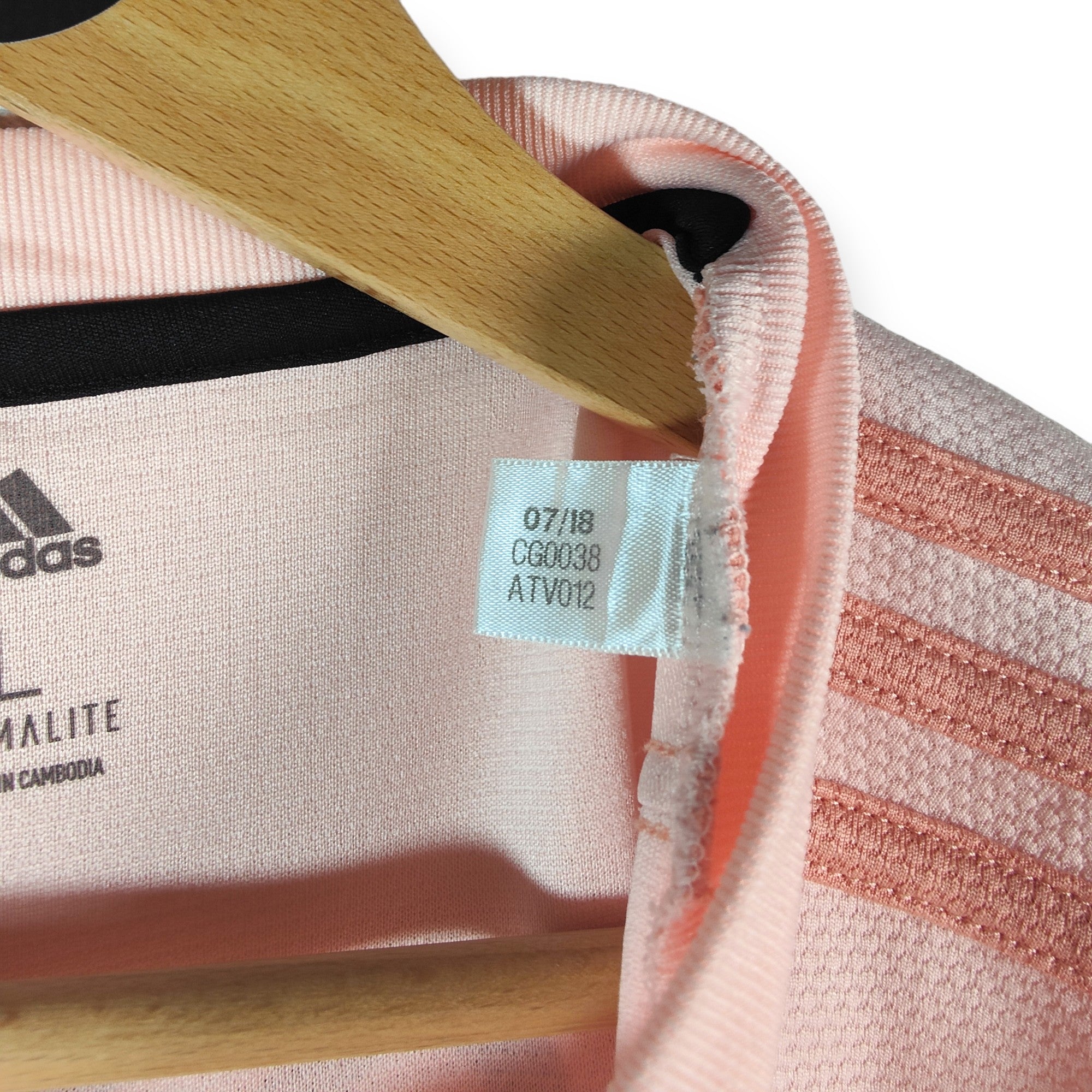 2018 - 19 Manchester United Away Shirt Pogba 6 (L) - Eternal Pitch