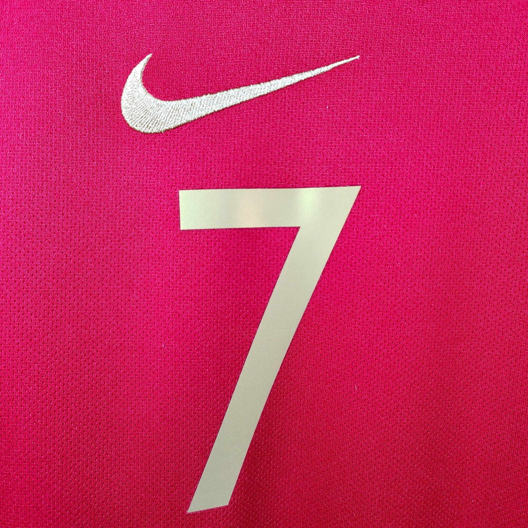 2018 - 19 Portugal Home Shirt Ronaldo 7 (L) - Eternal Pitch