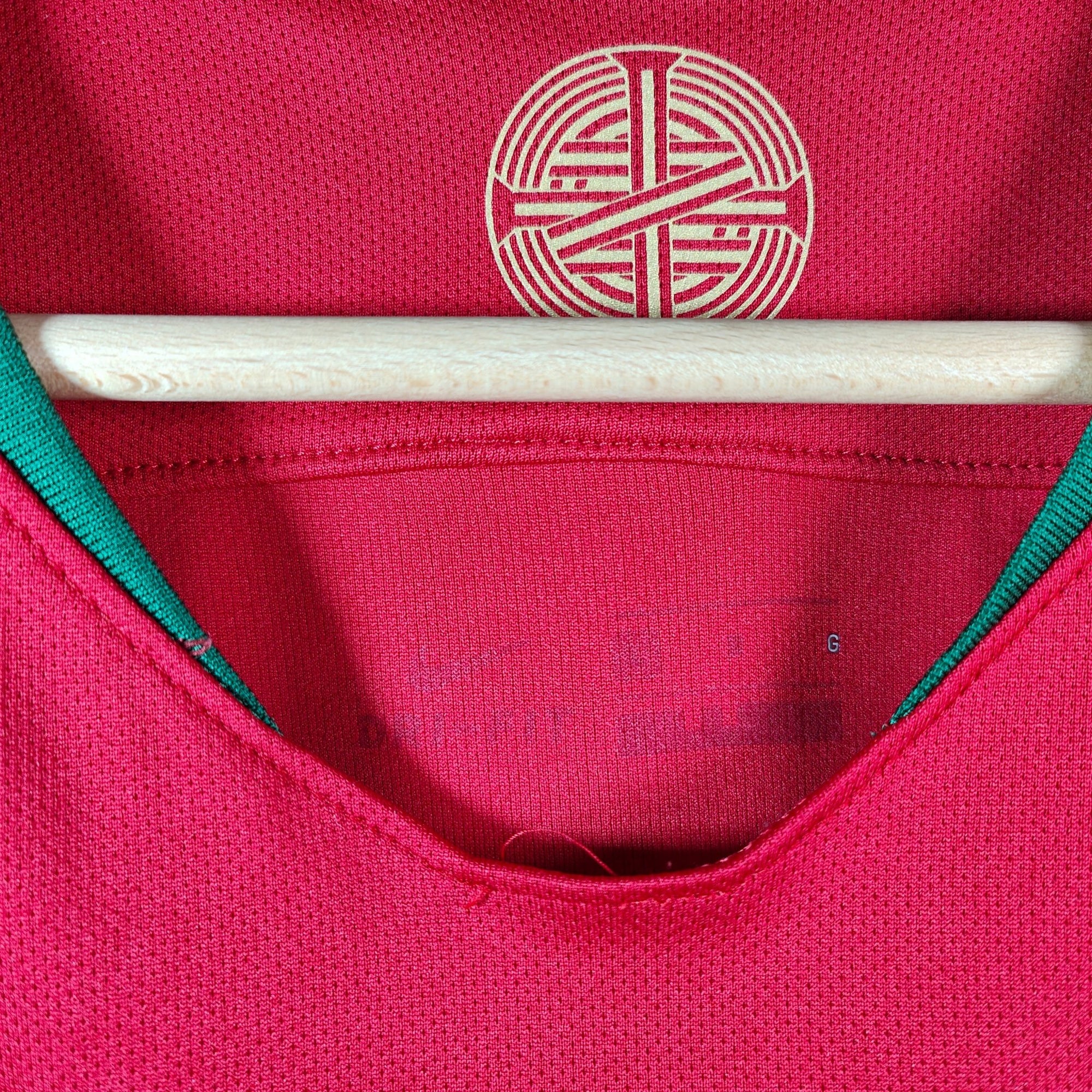 2018 - 19 Portugal Home Shirt Ronaldo 7 (L) - Eternal Pitch