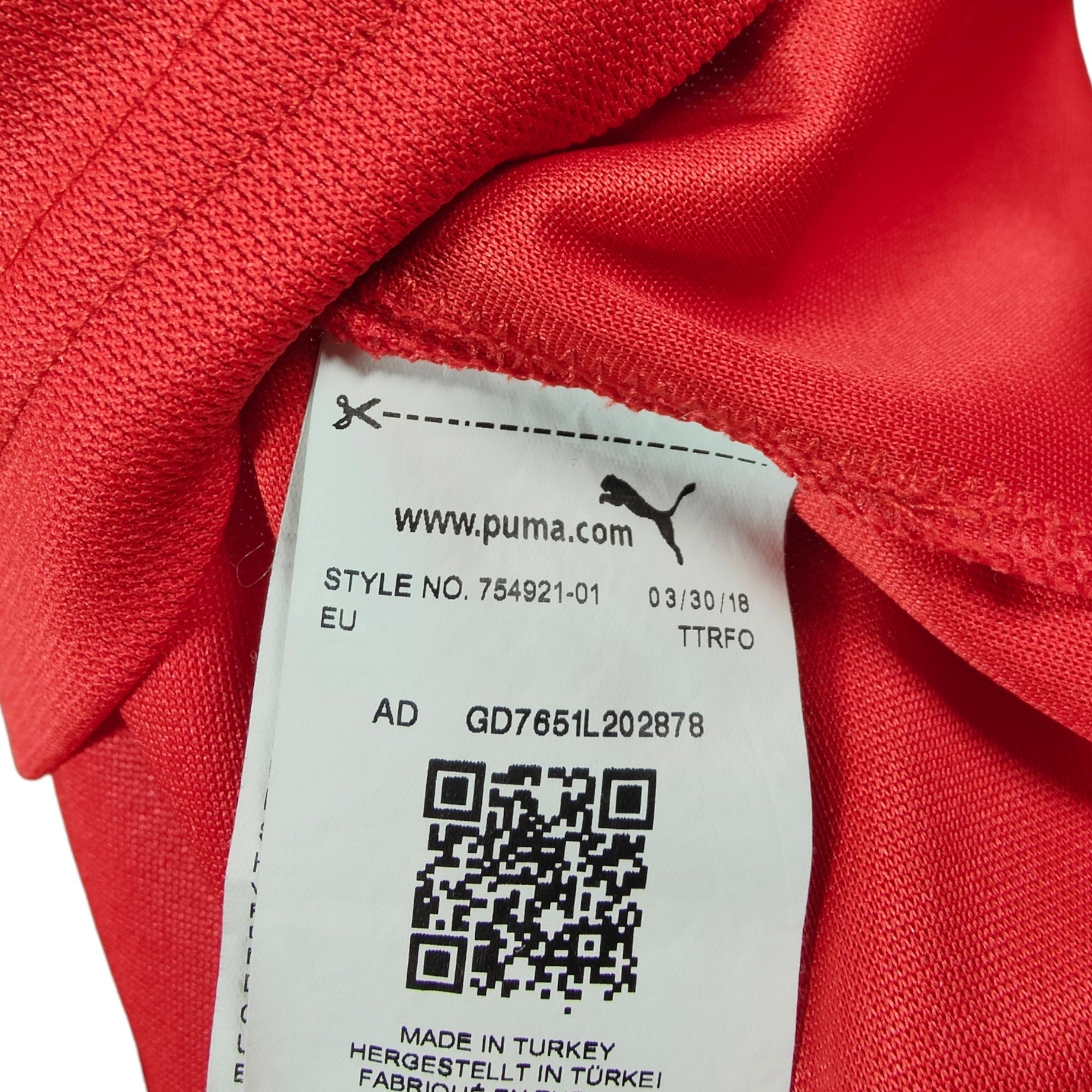 2018 - 19 Serbia Home Shirt Kolarov 11 (M) - Eternal Pitch