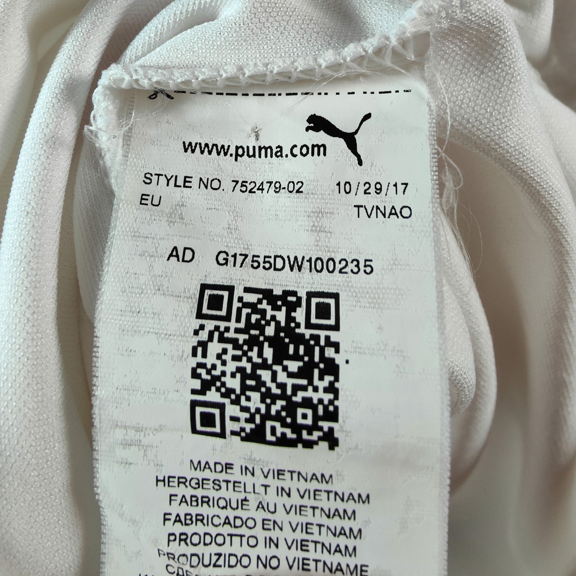 2018 - 19 Switzerland Away Shirt Xhaka 10 (L) - Eternal Pitch