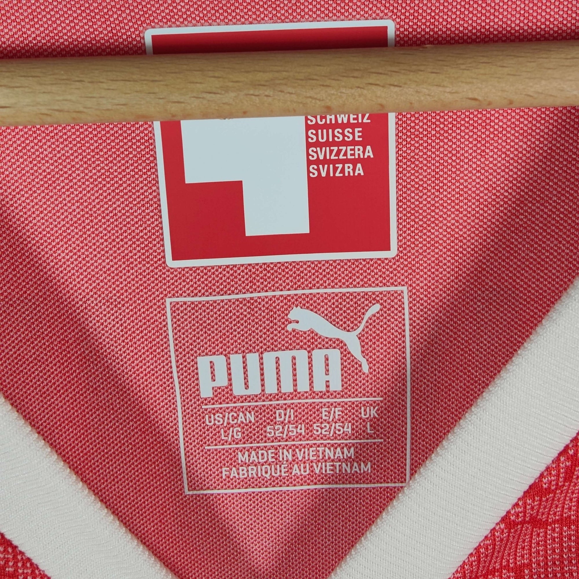 2018 - 20 Switzerland Home Shirt Shaqiri 23 - 9.5/10 - (L) - Eternal Pitch