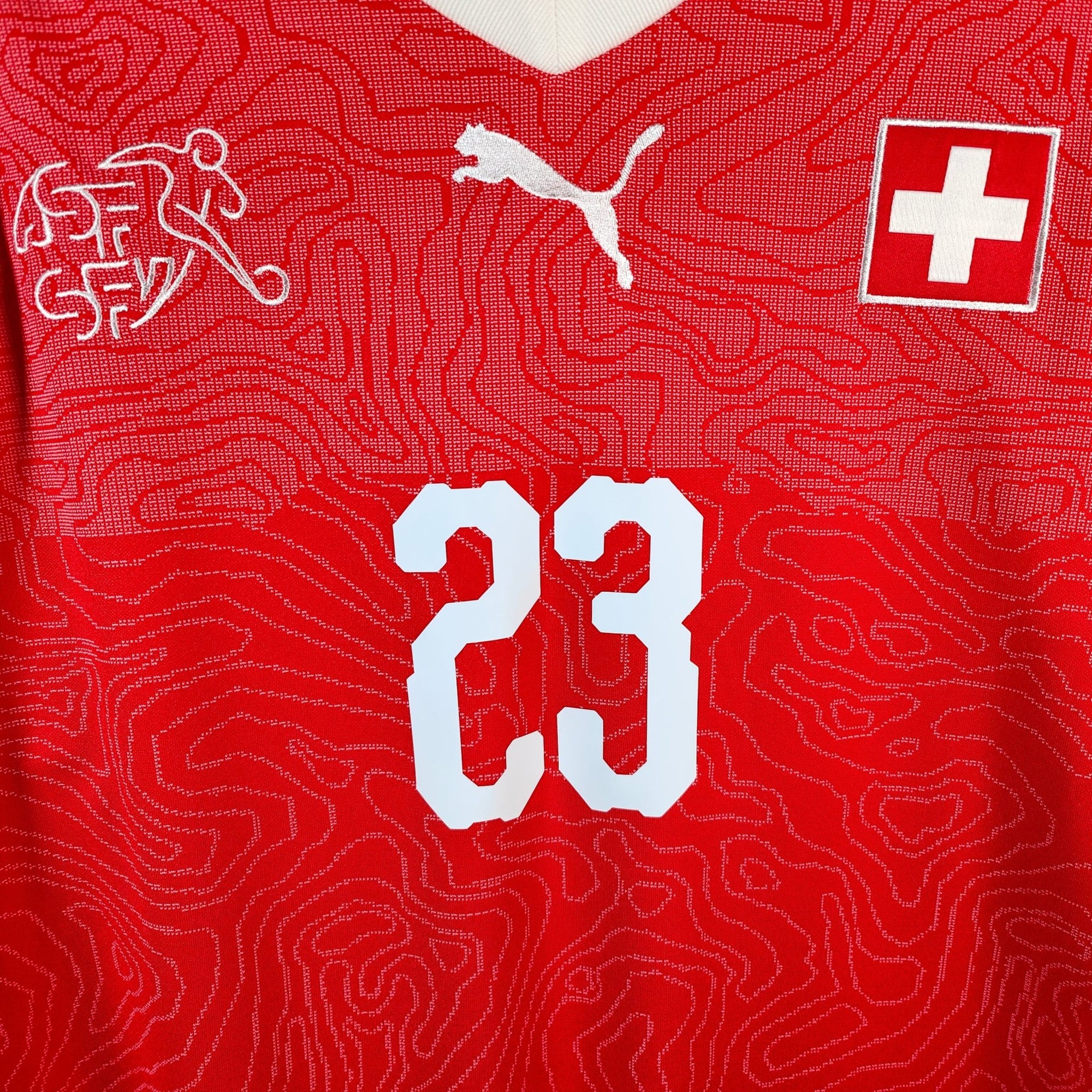 2018 - 20 Switzerland Home Shirt Shaqiri 23 - 9.5/10 - (L) - Eternal Pitch
