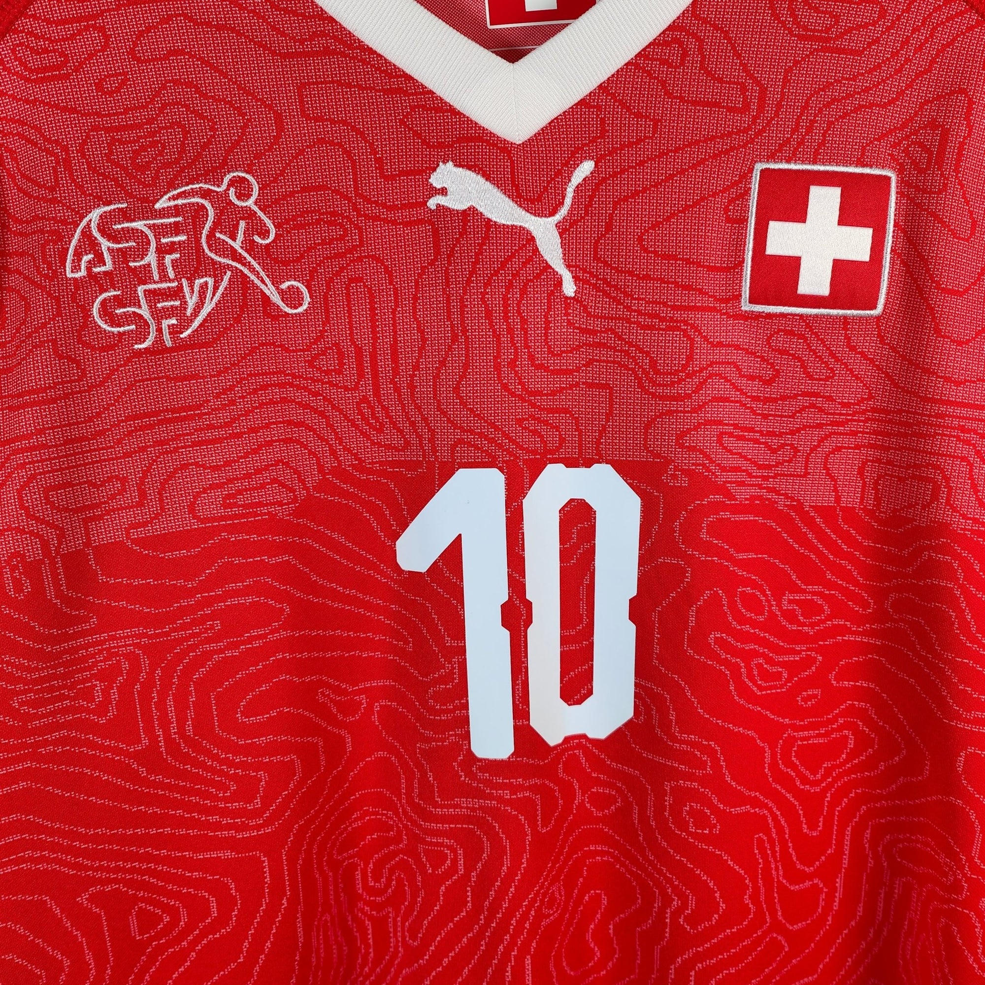 2018 - 20 Switzerland Home Shirt Xhaka 10 - 9.5/10 - (M) - Eternal Pitch
