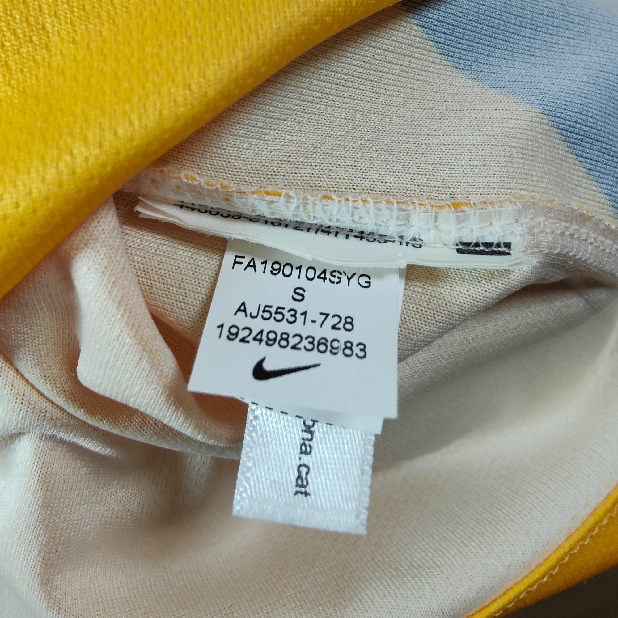 2019 - 20 FC Barcelona Away Shirt De Jong 21 (S) - Eternal Pitch