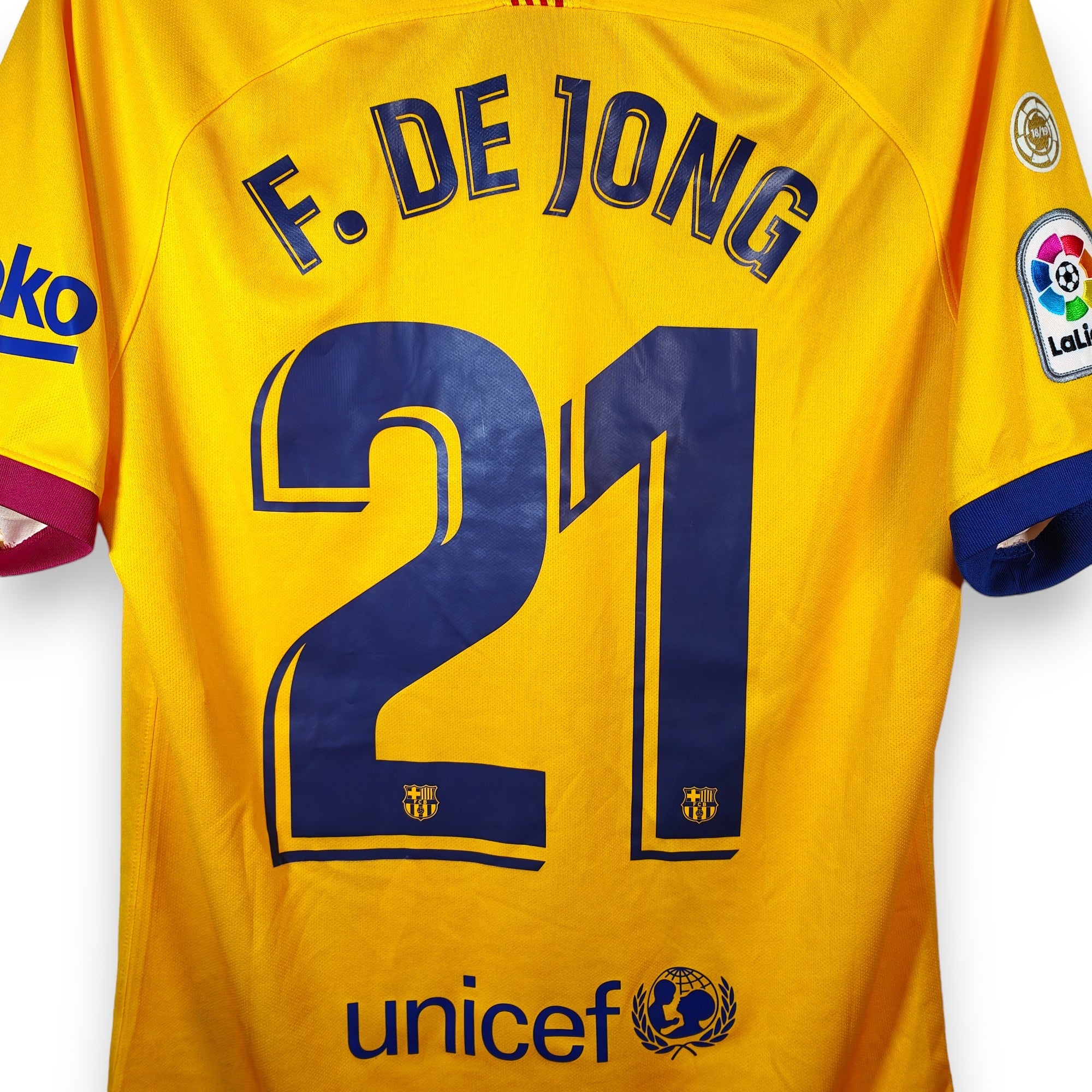 2019 - 20 FC Barcelona Away Shirt De Jong 21 (S) - Eternal Pitch