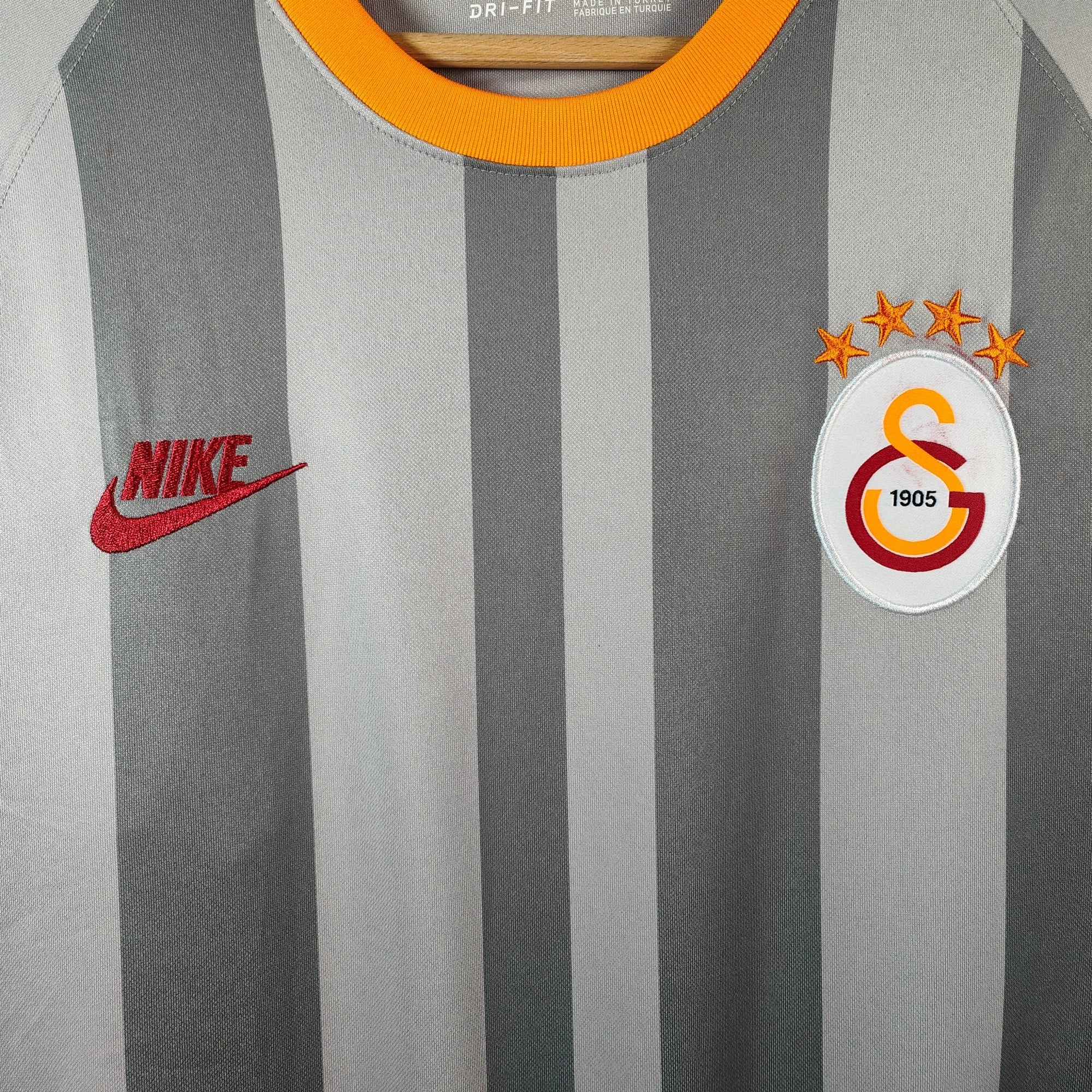 2019 - 20 Galatasaray Third Shirt Falcao 9 - 7/10 - (M) - Eternal Pitch