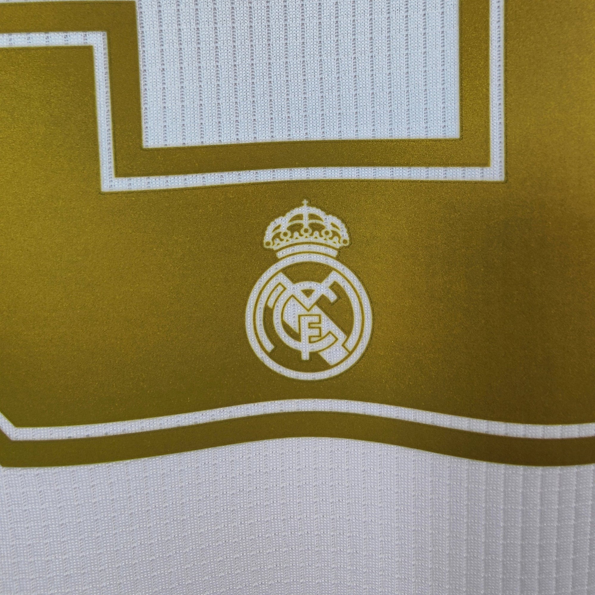 2019 - 20 Real Madrid Home Shirt Benzema 9 - 9/10 - (L) - Eternal Pitch
