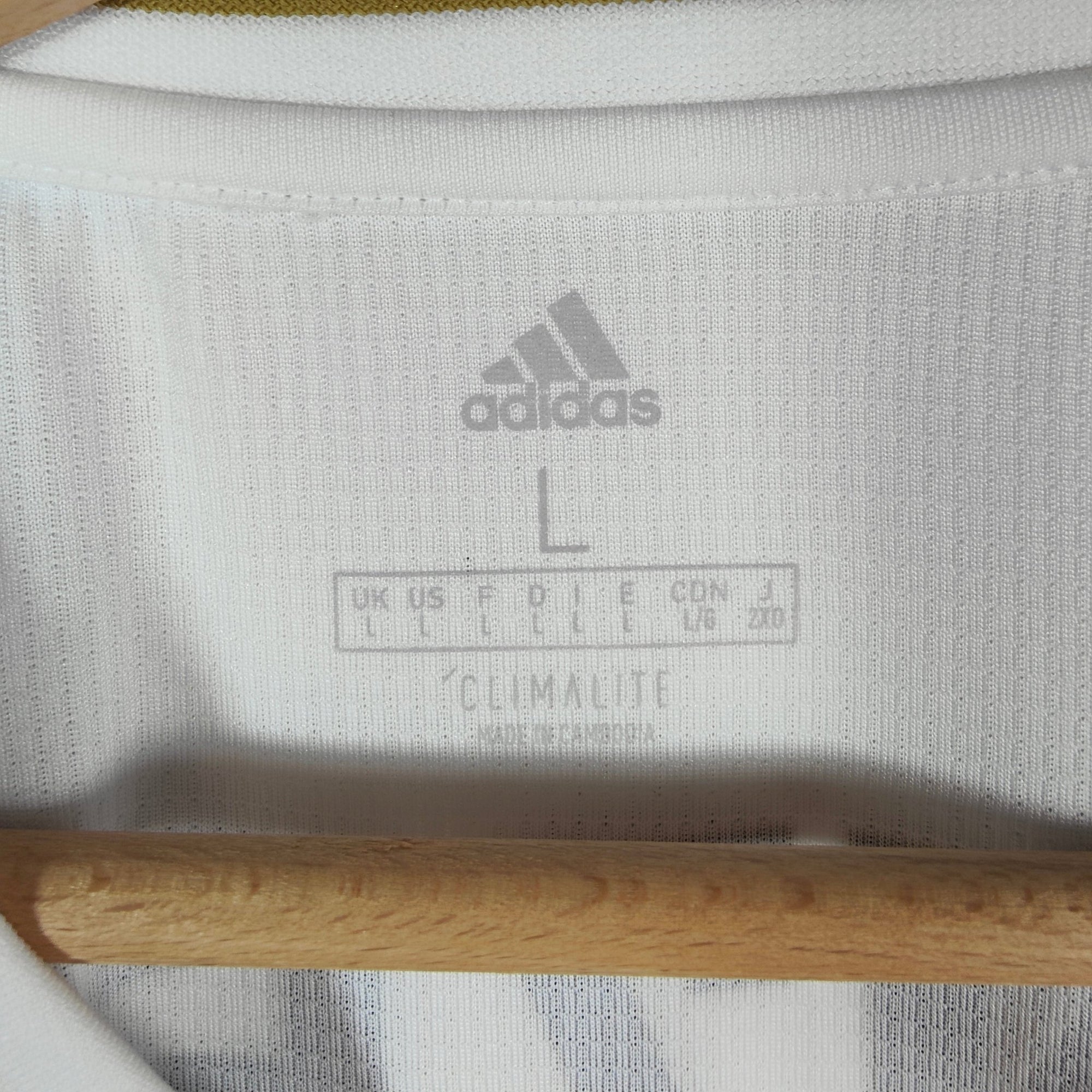 2019 - 20 Real Madrid Home Shirt Benzema 9 - 9/10 - (L) - Eternal Pitch