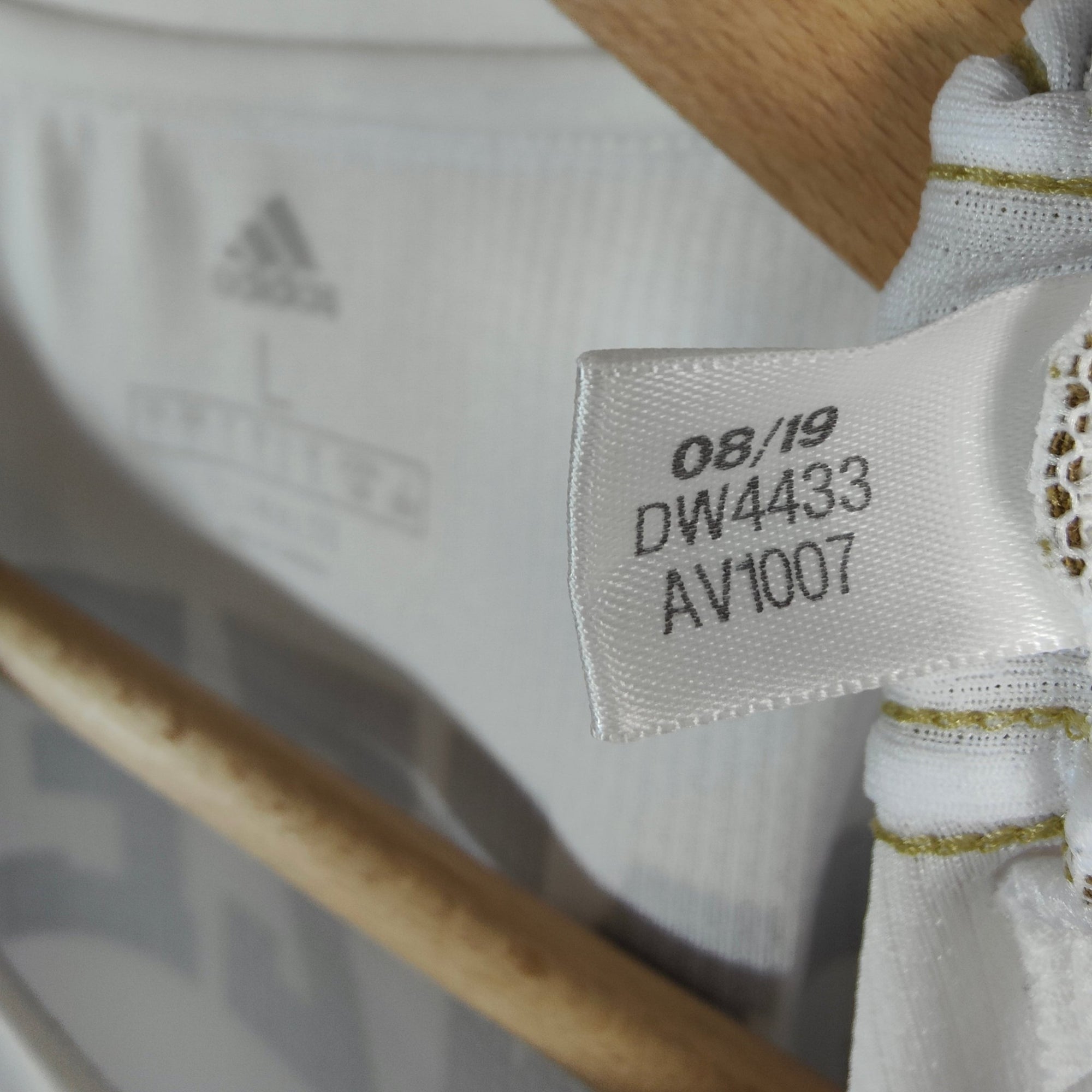 2019 - 20 Real Madrid Home Shirt Benzema 9 - 9/10 - (L) - Eternal Pitch