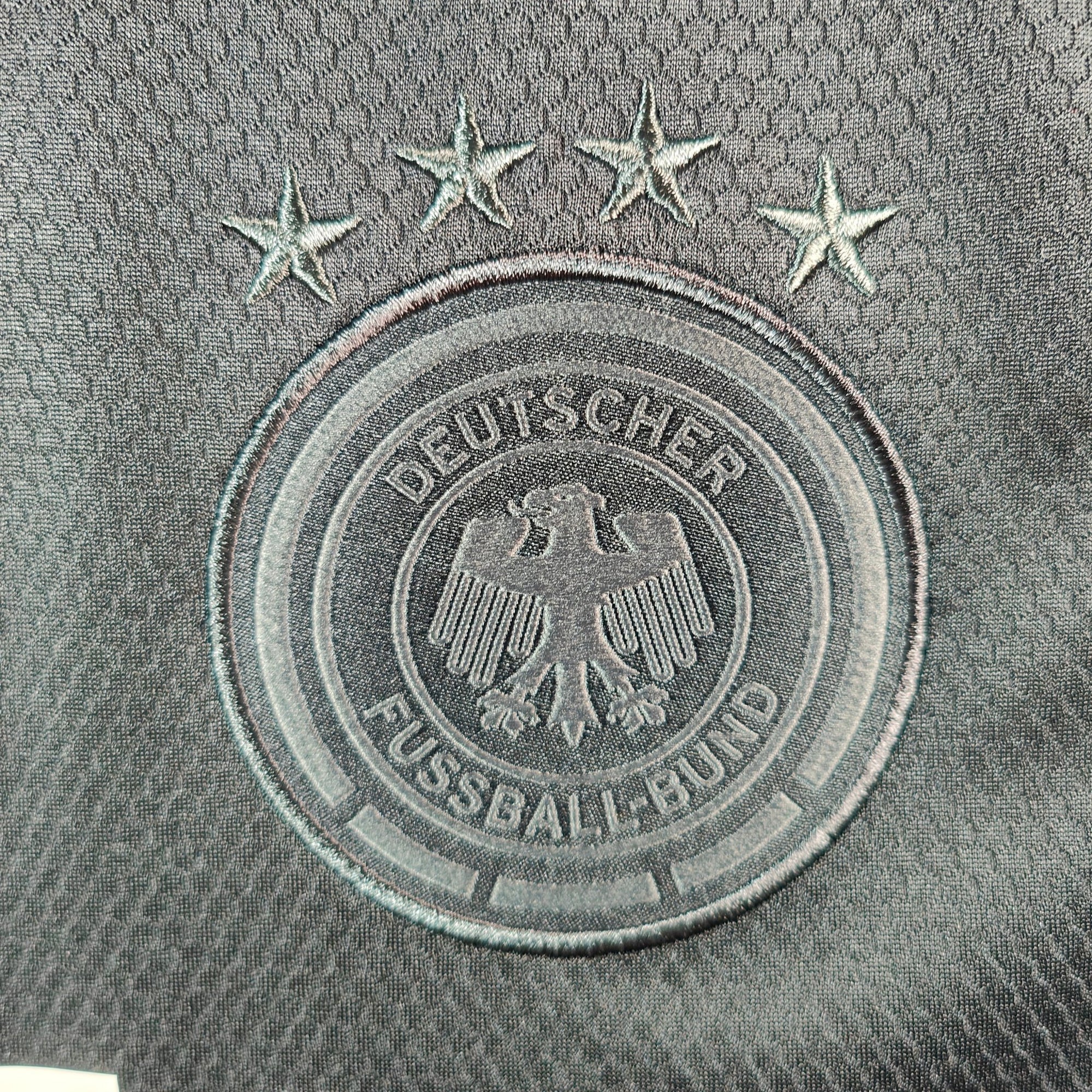 2020 - 21 Germany Away Shirt Muller 25 - 9.5/10 - (L) - Eternal Pitch