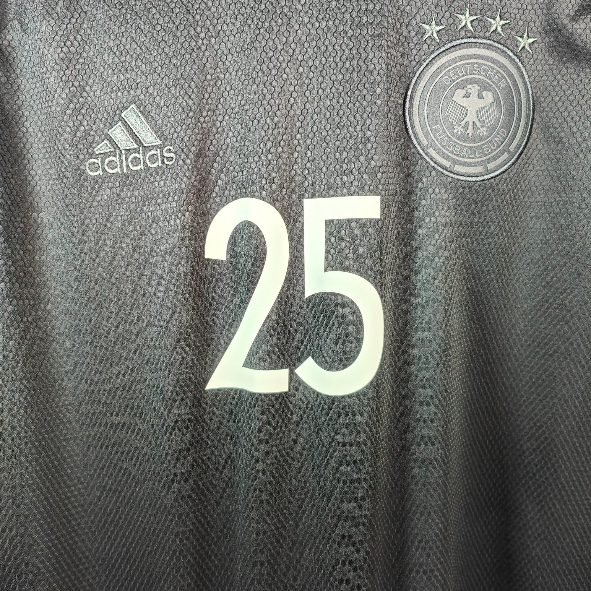 2020 - 21 Germany Away Shirt Muller 25 (M) - Eternal Pitch