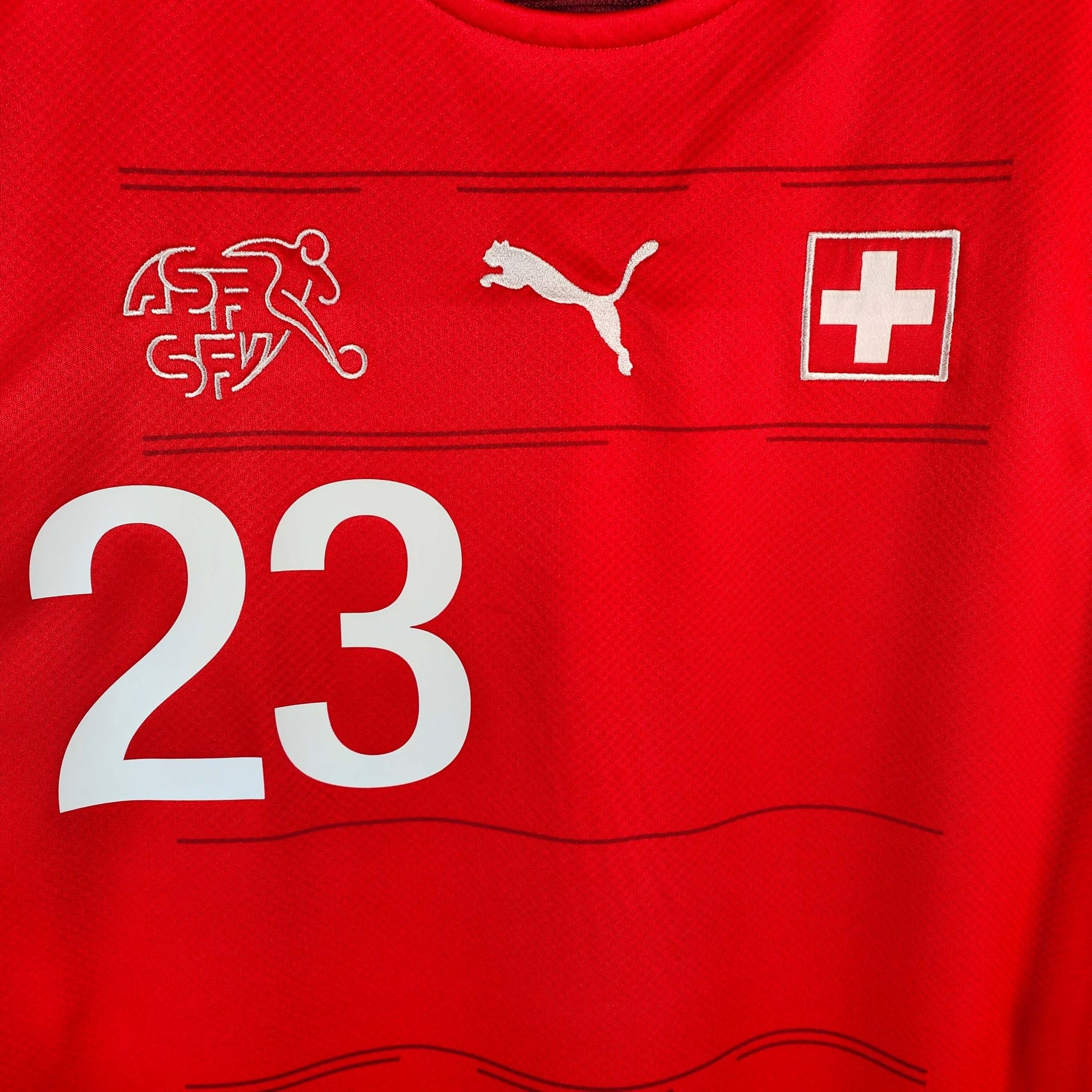 2020 - 21 Switzerland Home Shirt Shaqiri 23 - 9.5/10 - (M) - Eternal Pitch