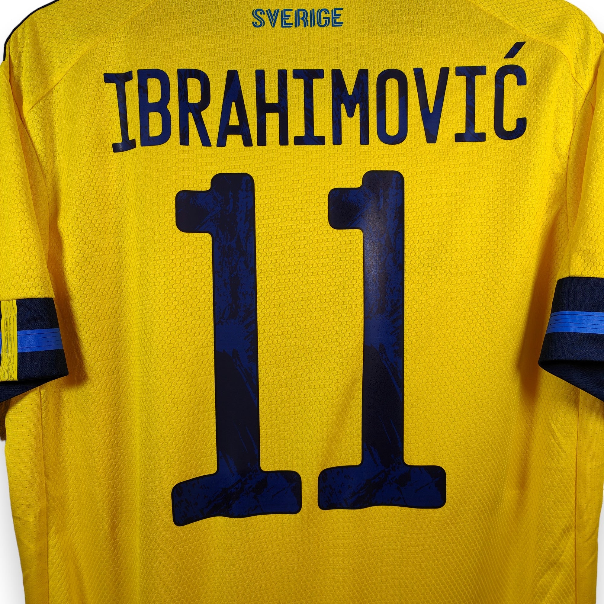 2020 - 22 Sweden Home Shirt Ibrahimovic 11 - 9.5/10 - (M) - Eternal Pitch