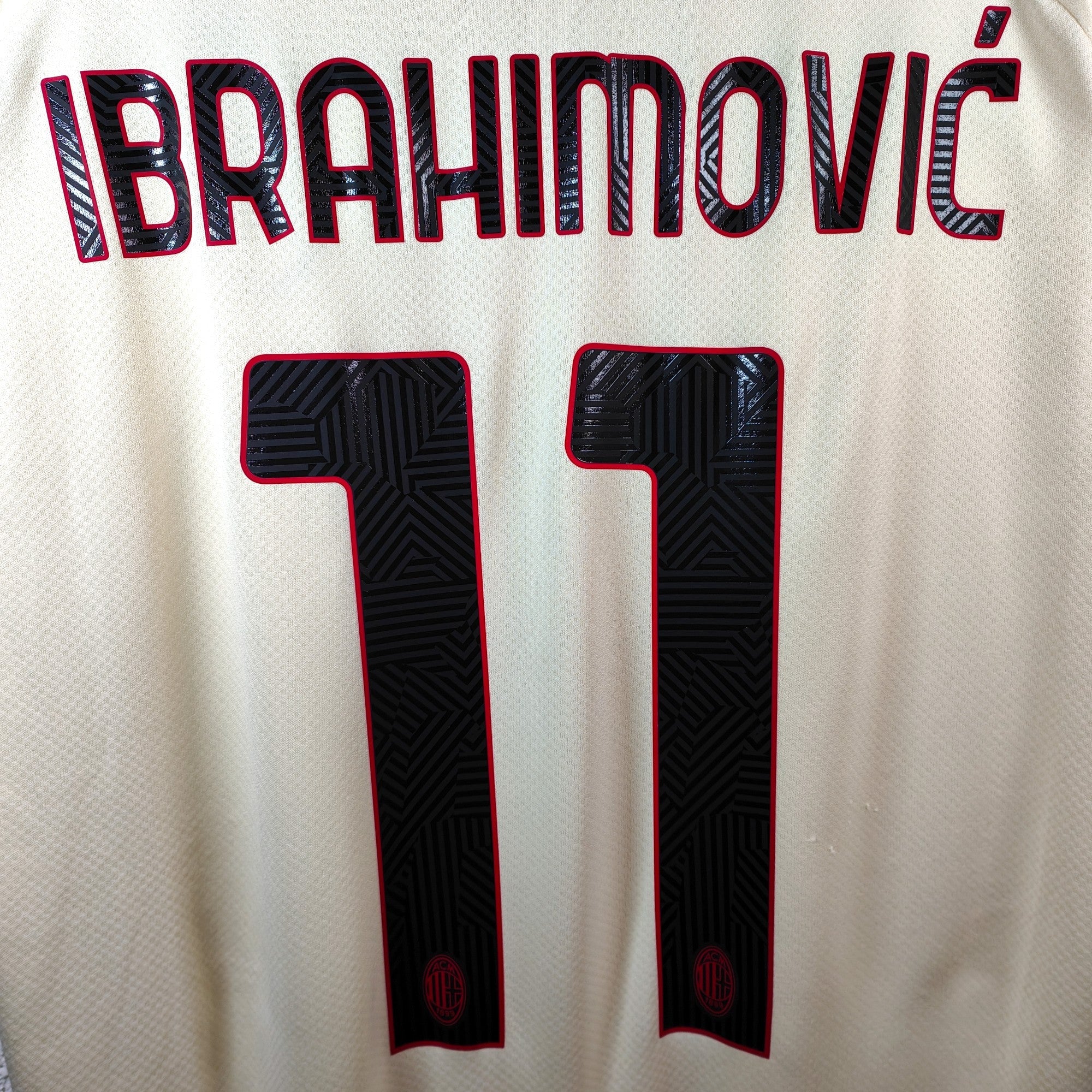 2021 - 22 AC Milan Away Shirt Ibrahimovic 11 - 8.5/10 - (M) - Eternal Pitch