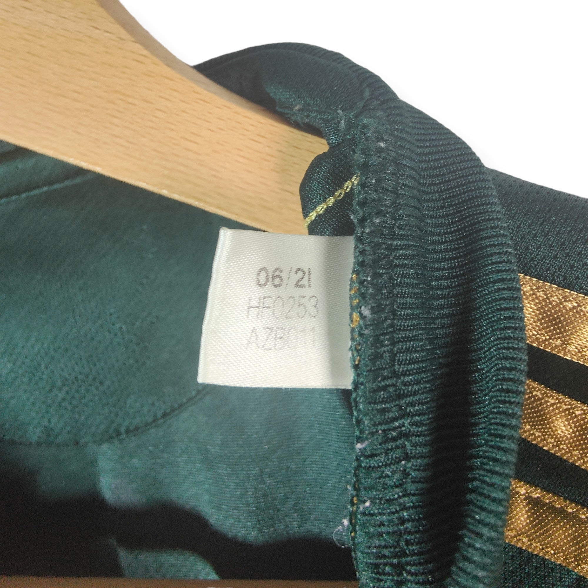 2021 - 22 Bayern Munich Special Oktoberfest Shirt Lewandowski 9 (M) - Eternal Pitch