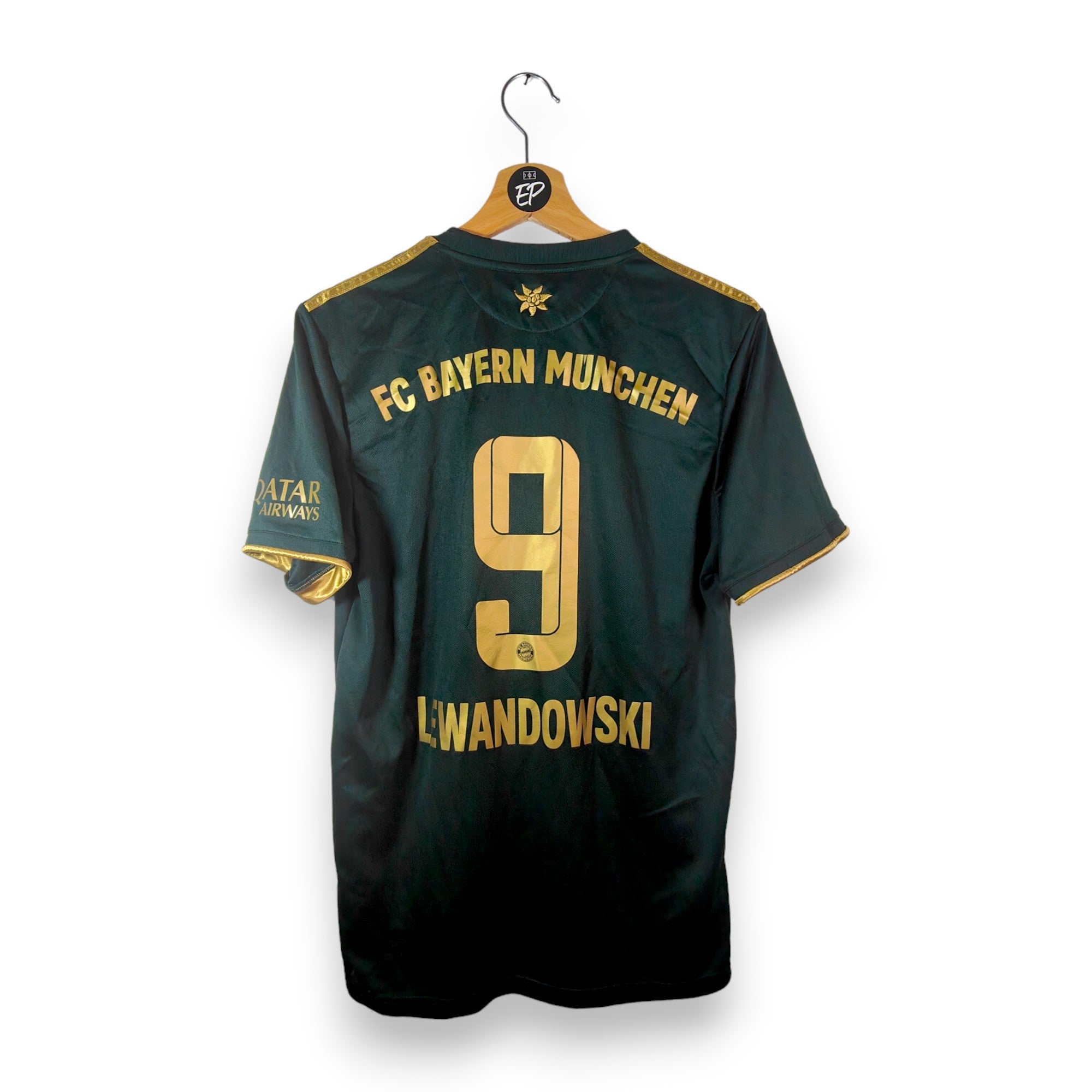 2021 - 22 Bayern Munich Special Oktoberfest Shirt Lewandowski 9 (M) - Eternal Pitch