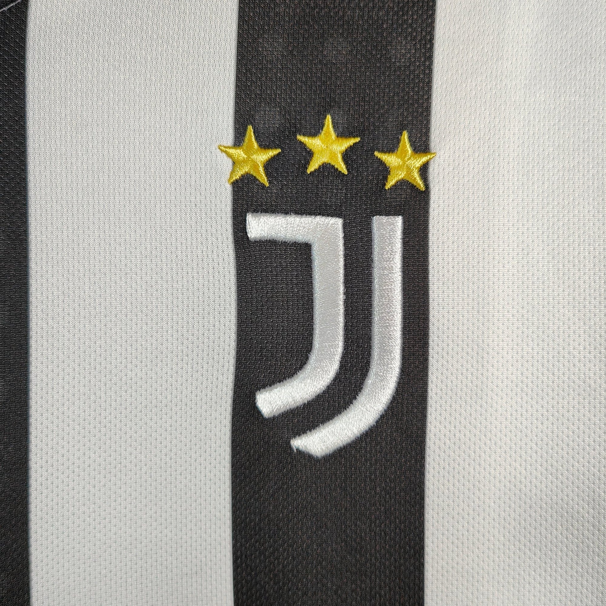 2021 - 22 Juventus Home Shirt Ronaldo 7 - 9.5/10 - (M) - Eternal Pitch