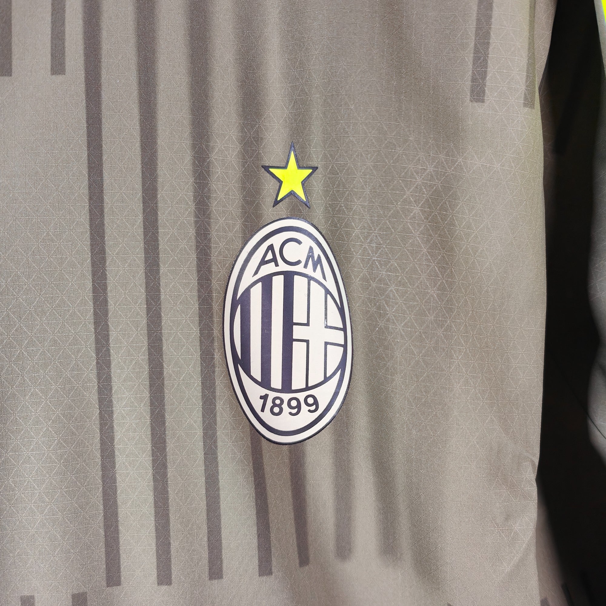 2022 - 23 AC Milan Player Version Third Shirt Ibrahimovic 11 (XL) - Eternal Pitch