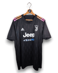 2021-22 Juventus Away Shirt Chiesa 
