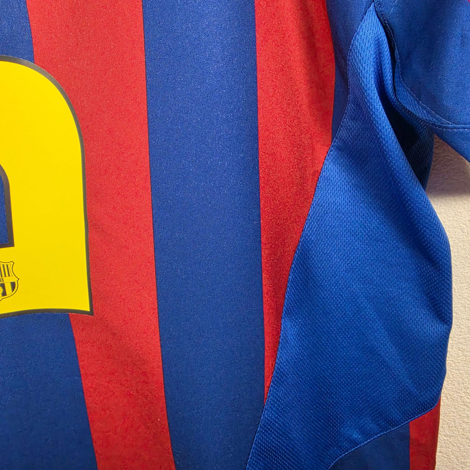 2005-06 FC Barcelona Home Shirt Puyol 
