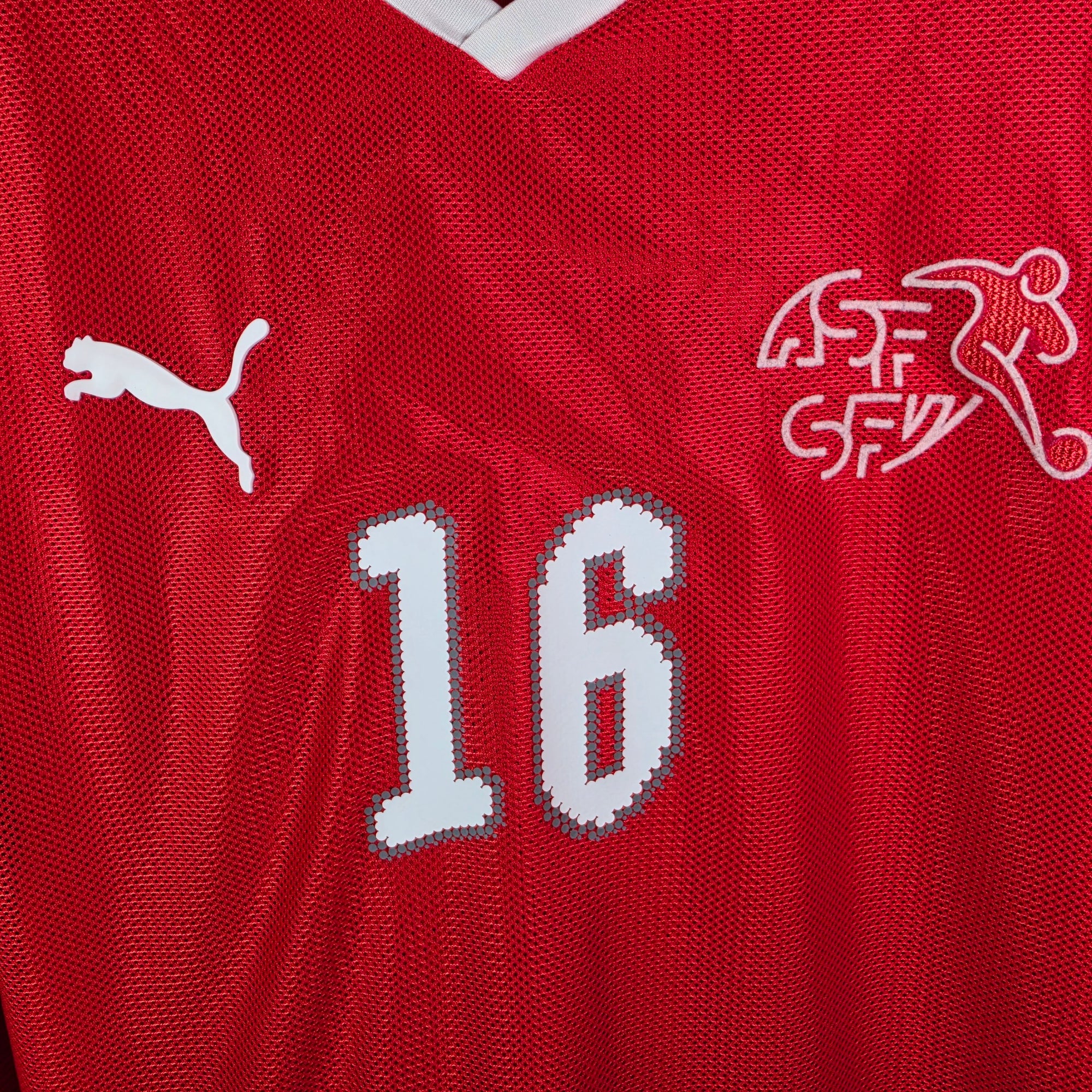 2008-10 Switzerland Home Shirt Barnetta 
