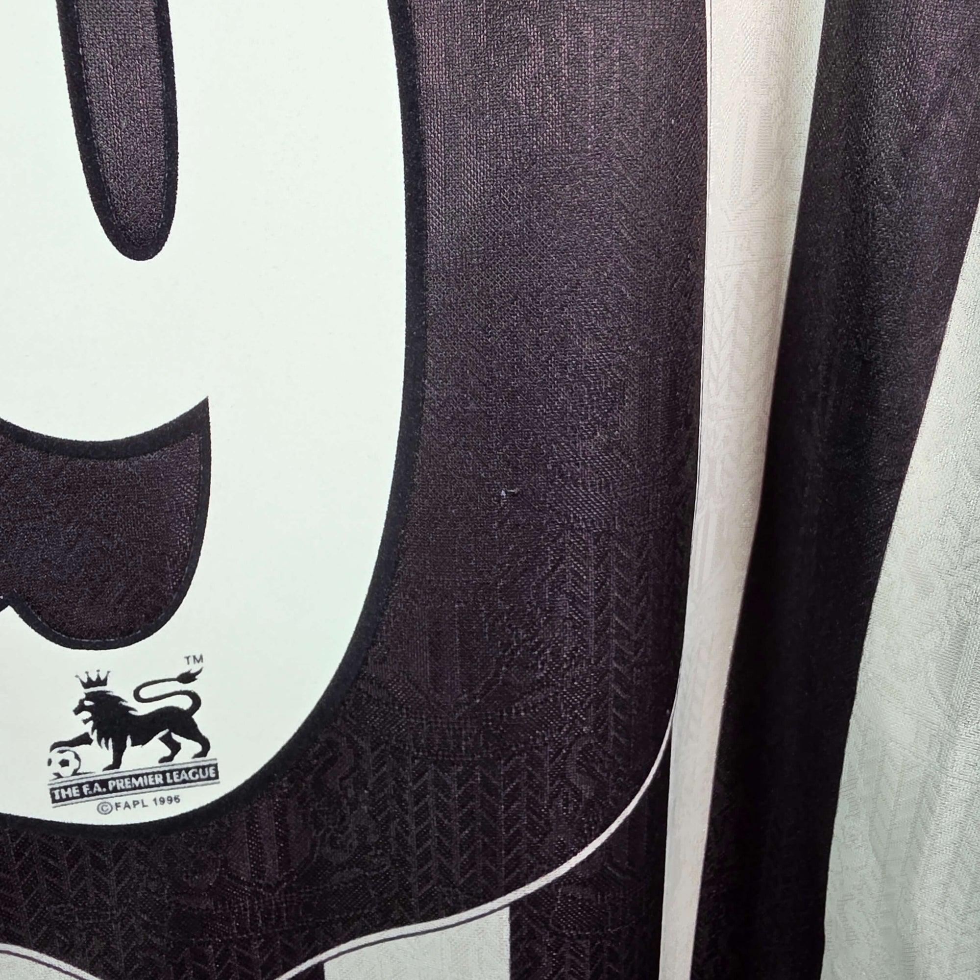 1997-99 Newcastle Home Shirt Shearer 