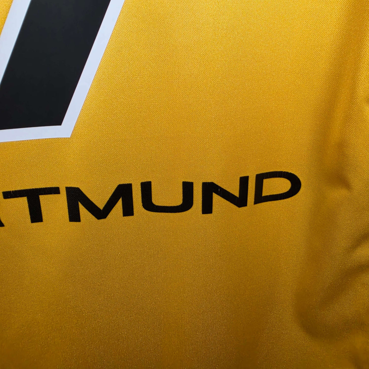 1998-99 Dortmund Home Shirt Chapuisat 