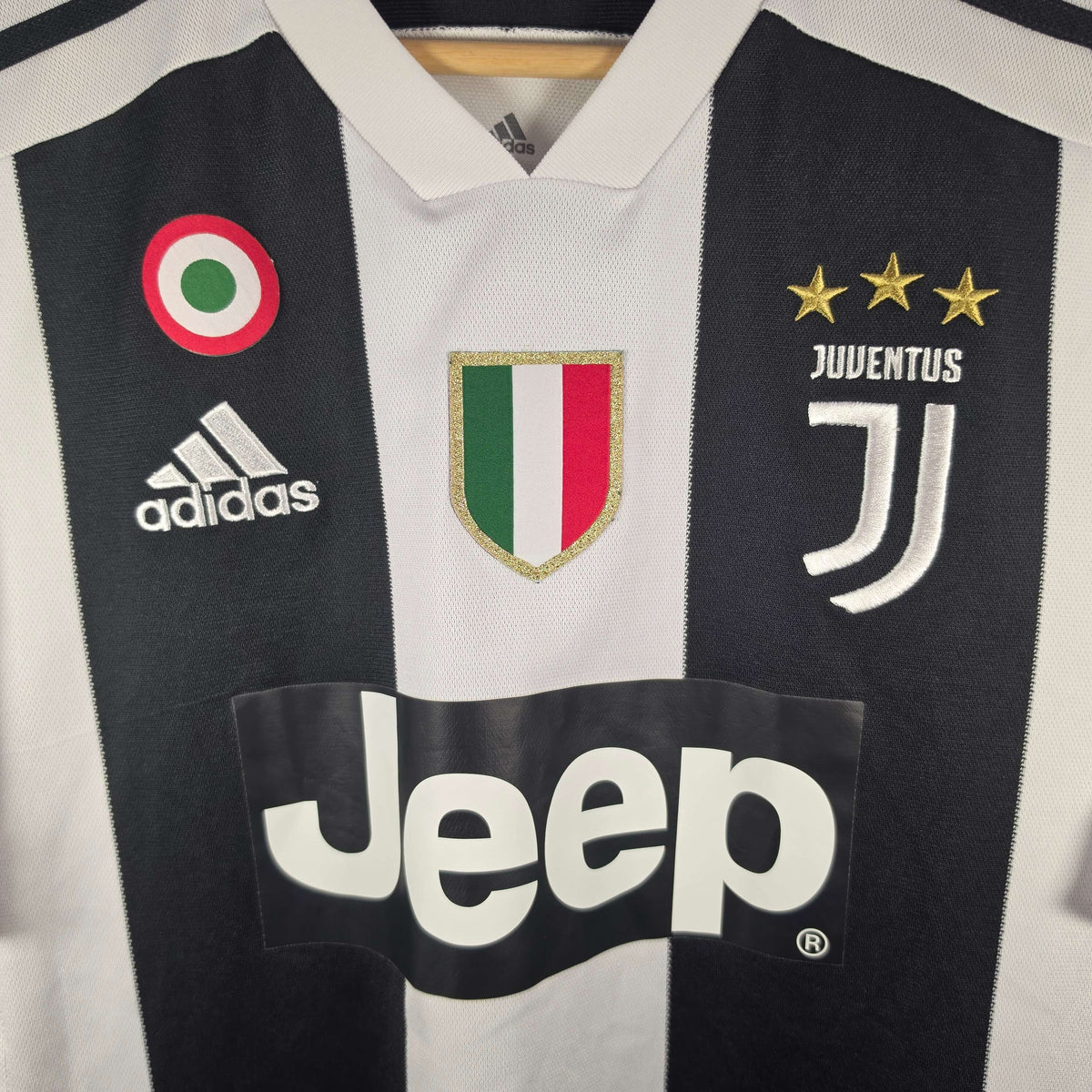 2018-19 Juventus Home Shirt Ronaldo 