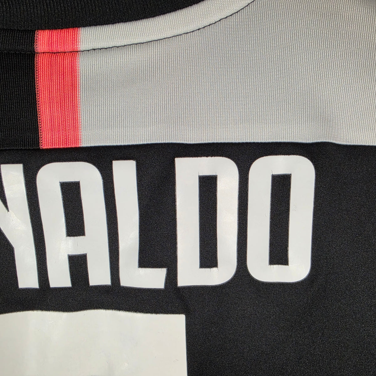 2019-20 Juventus Home Shirt Ronaldo 