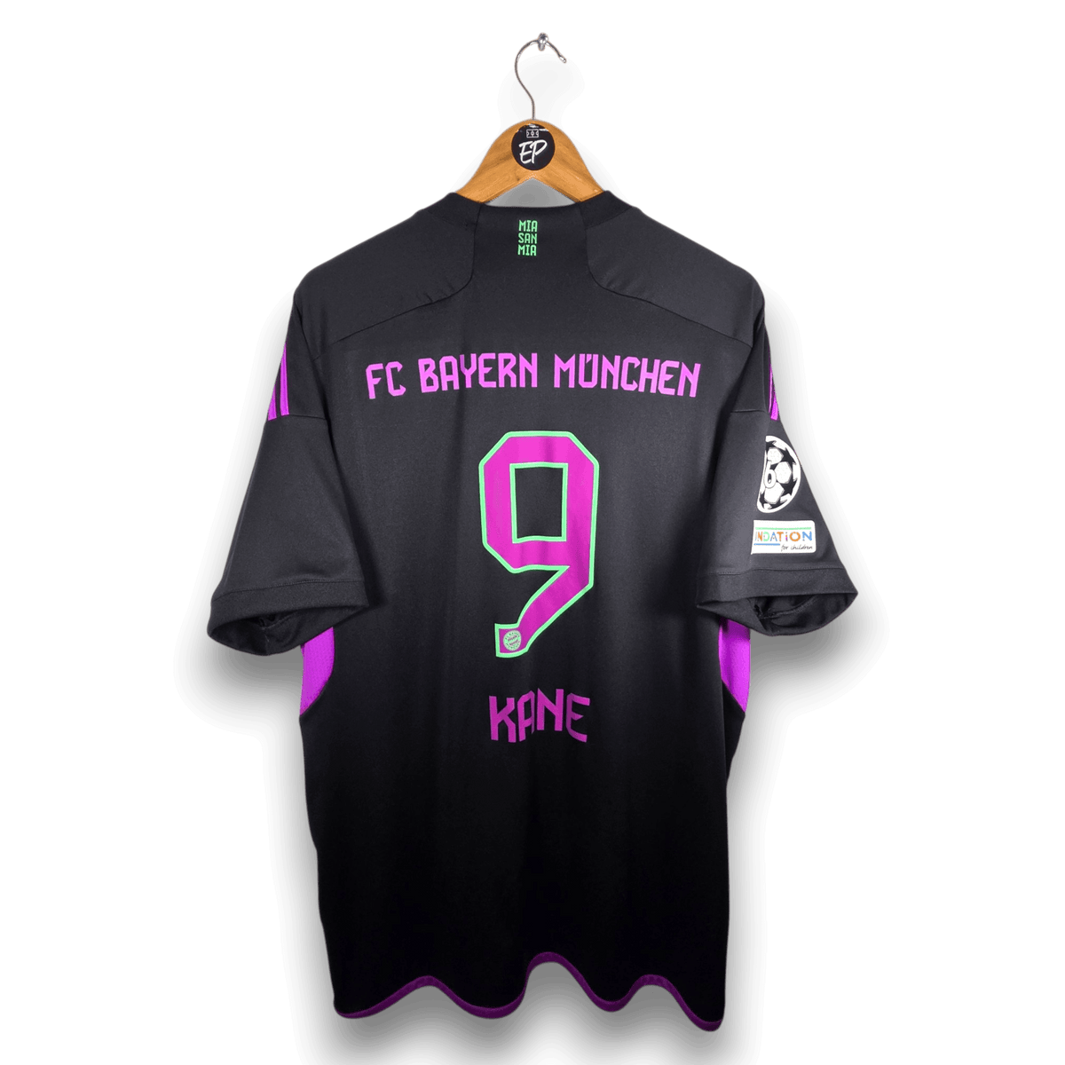 2023-24 Bayern Munich Away Shirt Kane 
