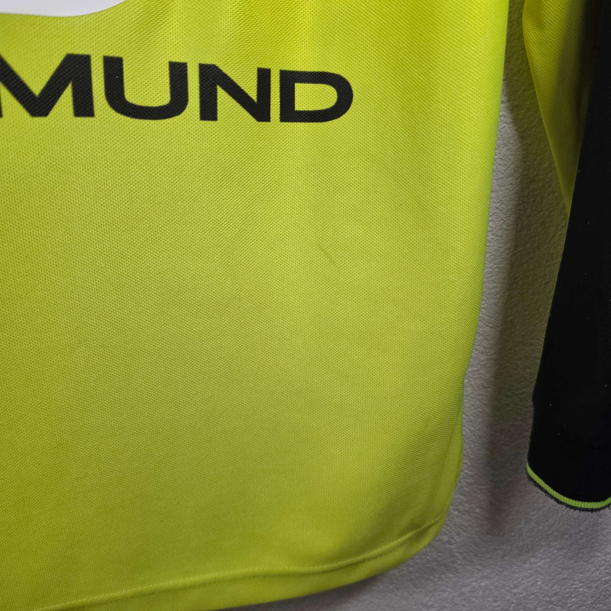 1997-98 Dortmund Home Shirt LS Chapuisat 