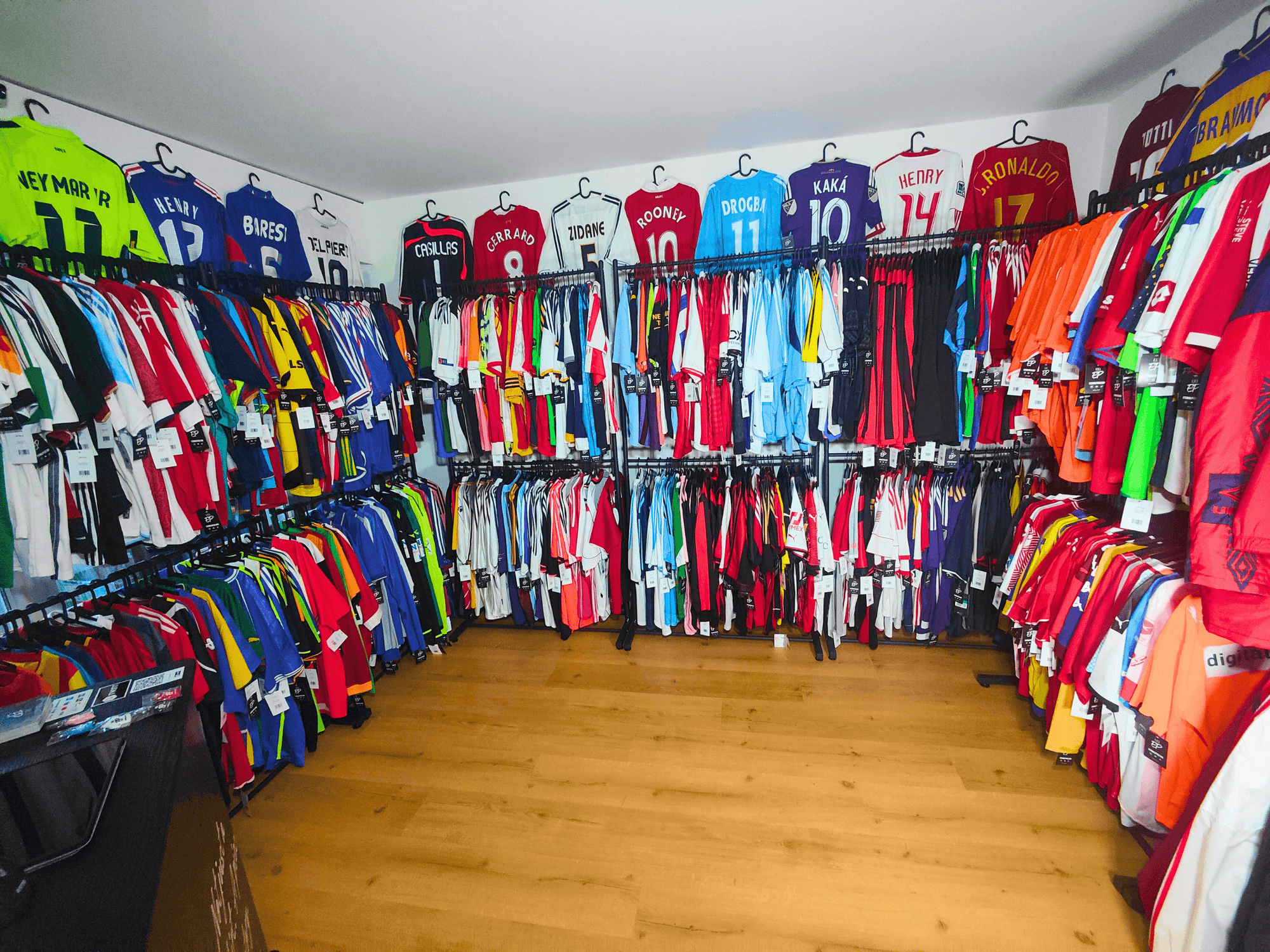 Discover the EternalPitch Showroom in Martigny ⚽️