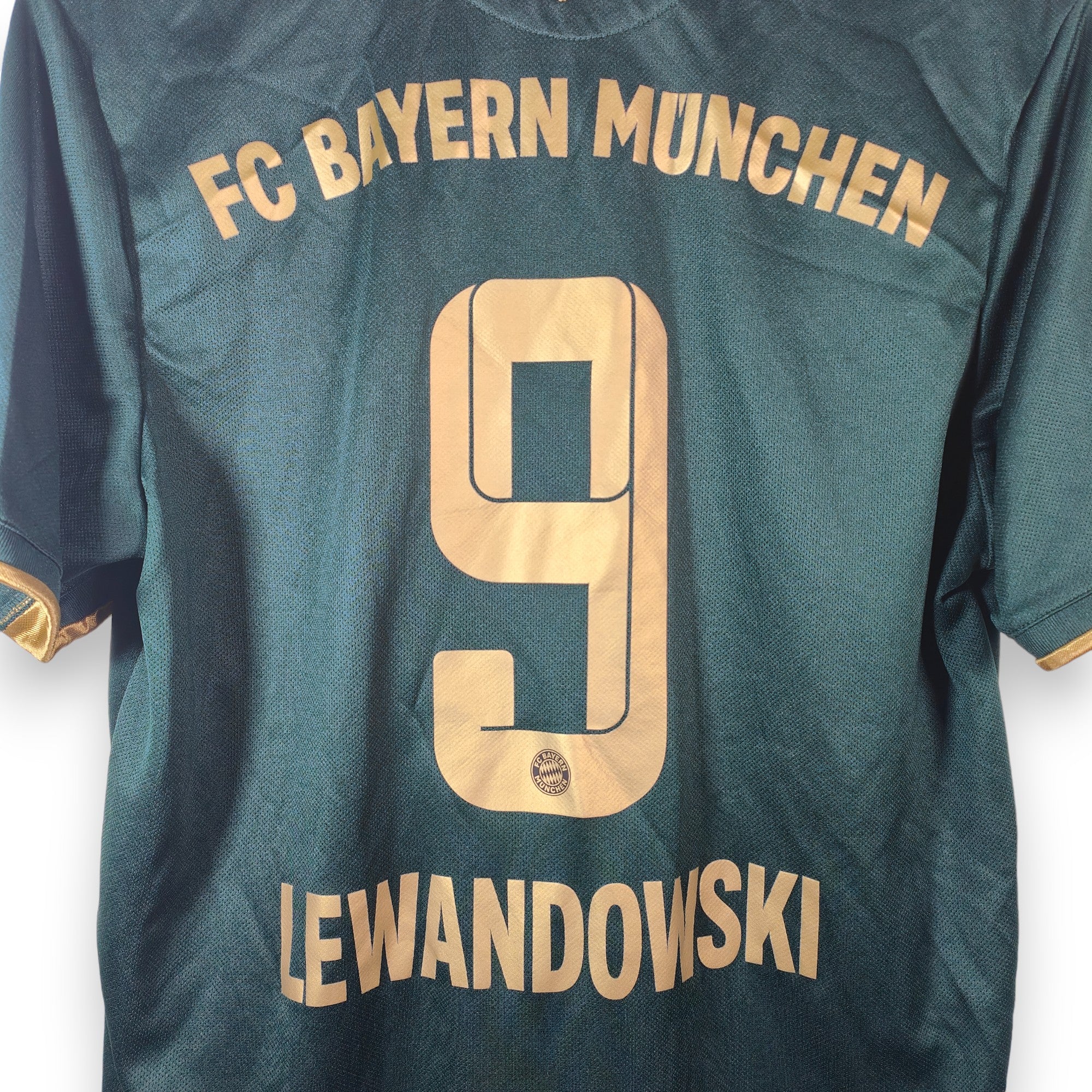 2021-22 Bayern Munich Special Oktoberfest Shirt Lewandowski 